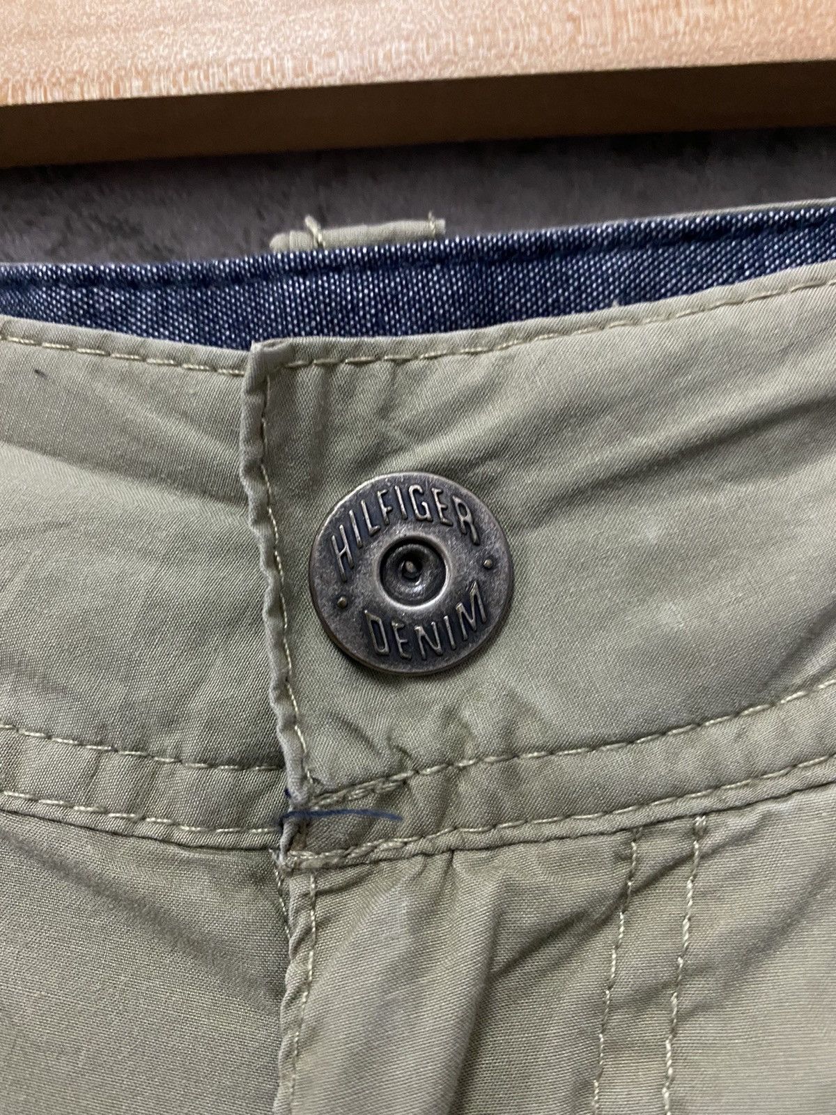 Tommy Hilfiger Vintage Tommy Hilfiger Cargo Parachute Bush Pocket Pants Size US 30 / EU 46 - 14 Thumbnail