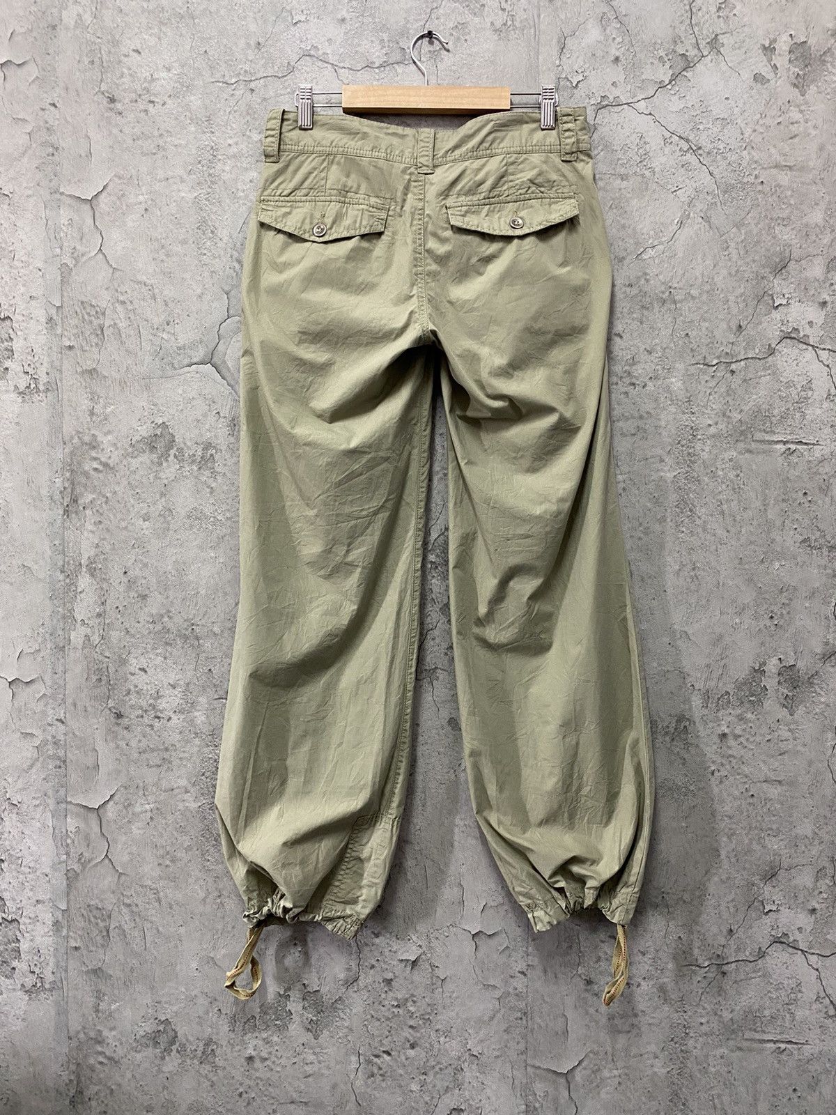 Tommy Hilfiger Vintage Tommy Hilfiger Cargo Parachute Bush Pocket Pants Size US 30 / EU 46 - 2 Thumbnail