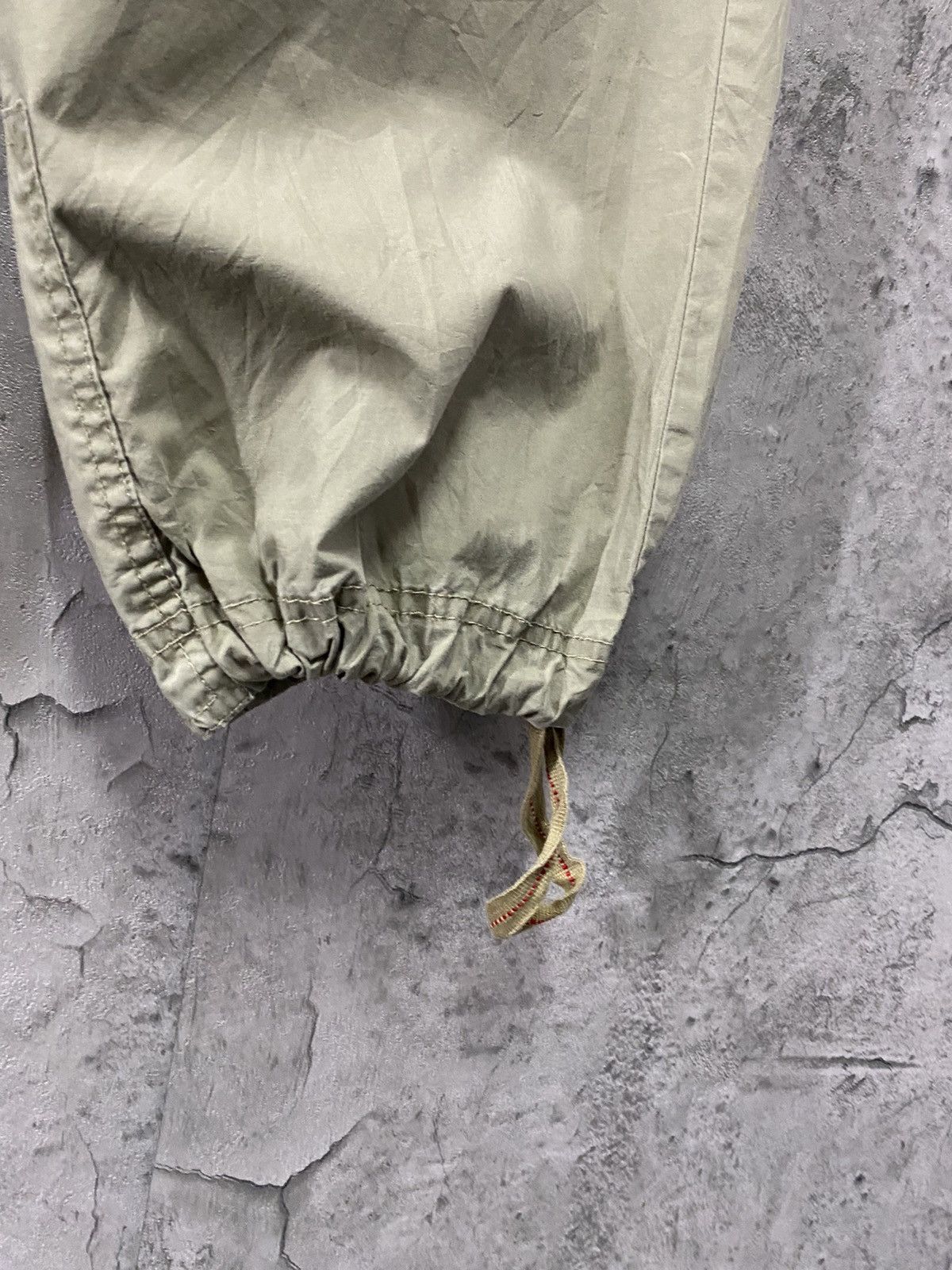 Tommy Hilfiger Vintage Tommy Hilfiger Cargo Parachute Bush Pocket Pants Size US 30 / EU 46 - 6 Thumbnail