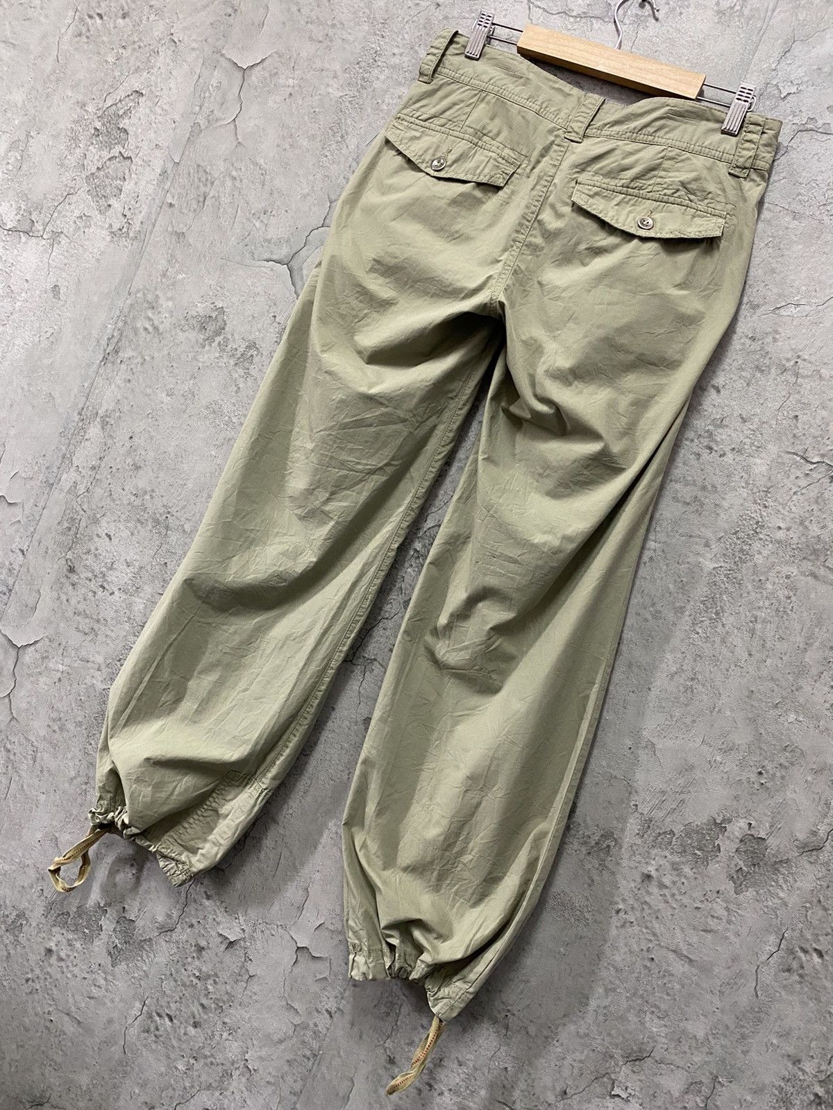 Tommy Hilfiger Vintage Tommy Hilfiger Cargo Parachute Bush Pocket Pants Size US 30 / EU 46 - 10 Thumbnail