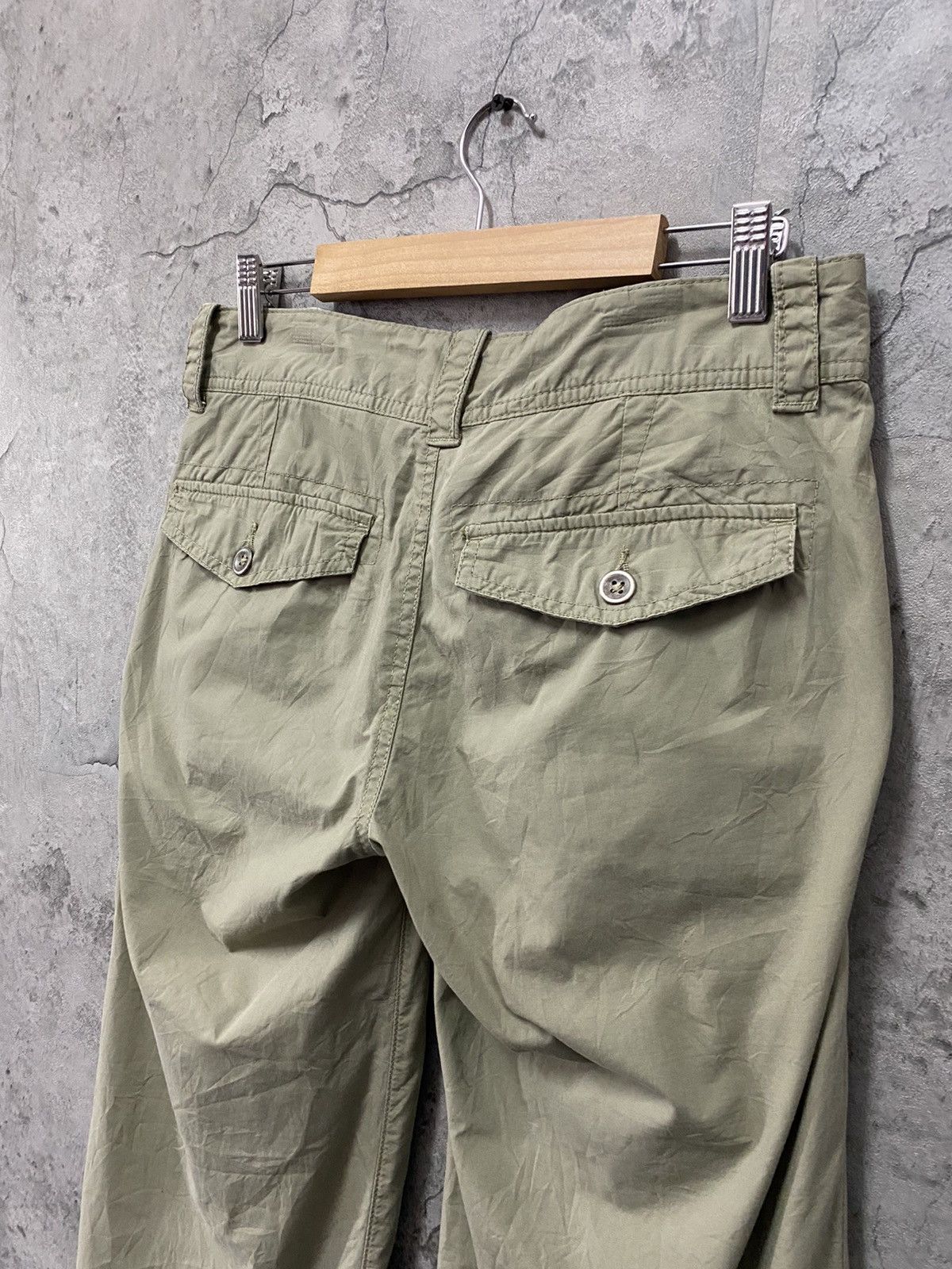 Tommy Hilfiger Vintage Tommy Hilfiger Cargo Parachute Bush Pocket Pants Size US 30 / EU 46 - 13 Thumbnail