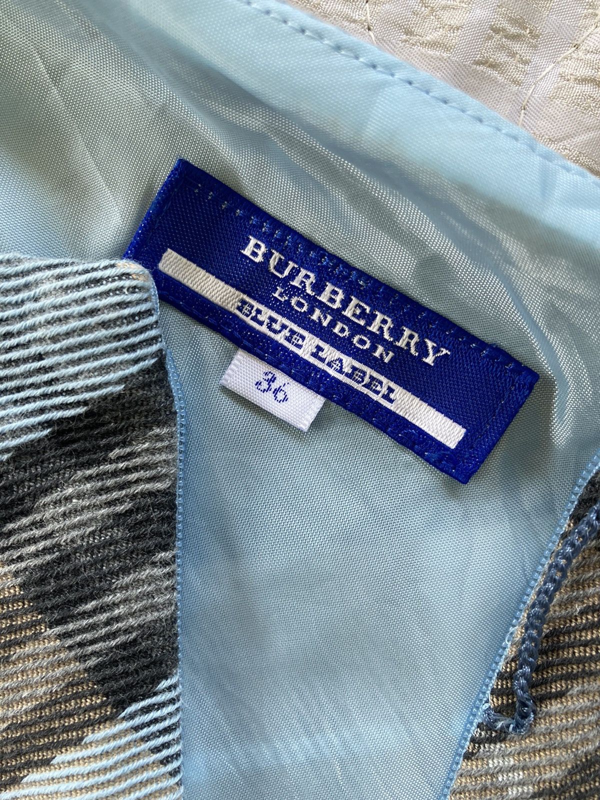 Burberry AUTHENTIC BURBERRY NOVA BLUE NOVA CHECK SEXY SKIRT Size 36" / US 14 / IT 50 - 5 Thumbnail