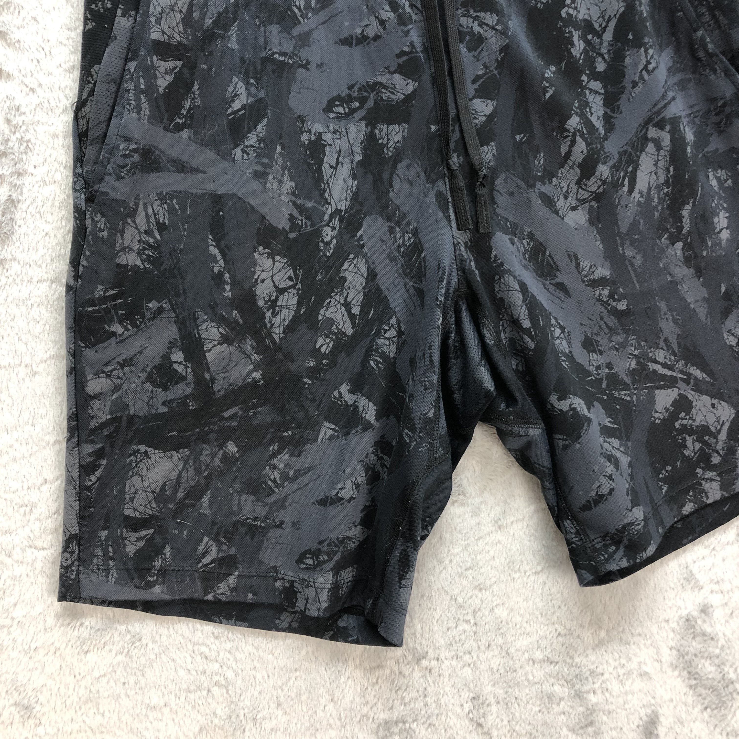 Japanese Brand Uniqlo Nice Art Designs Shorts Pant #6212-54 Size US 30 / EU 46 - 5 Thumbnail
