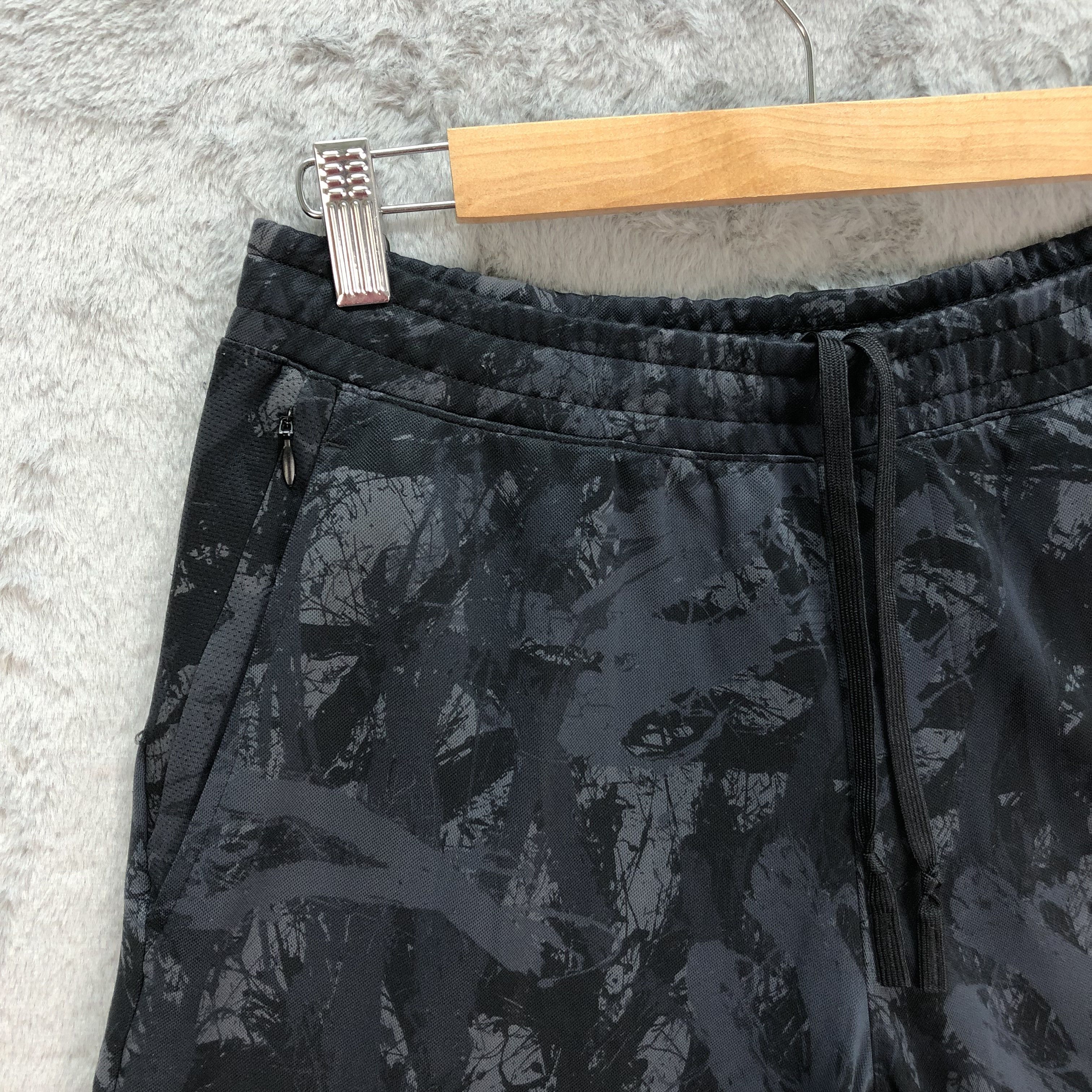 Japanese Brand Uniqlo Nice Art Designs Shorts Pant #6212-54 Size US 30 / EU 46 - 3 Thumbnail