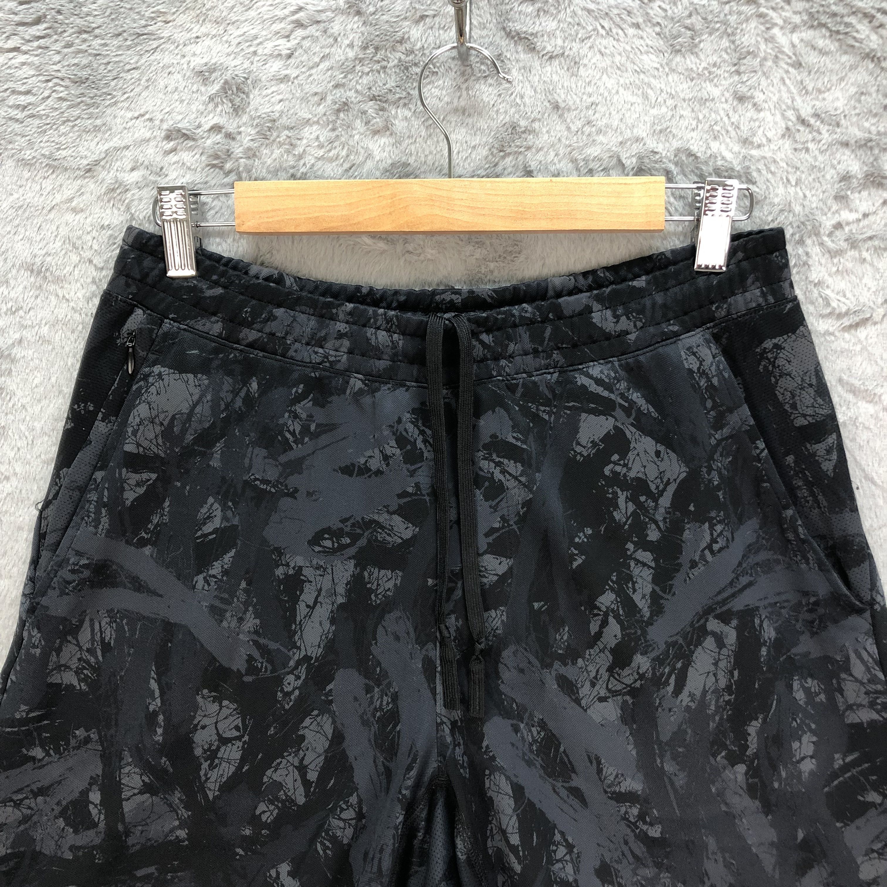 Japanese Brand Uniqlo Nice Art Designs Shorts Pant #6212-54 Size US 30 / EU 46 - 2 Thumbnail