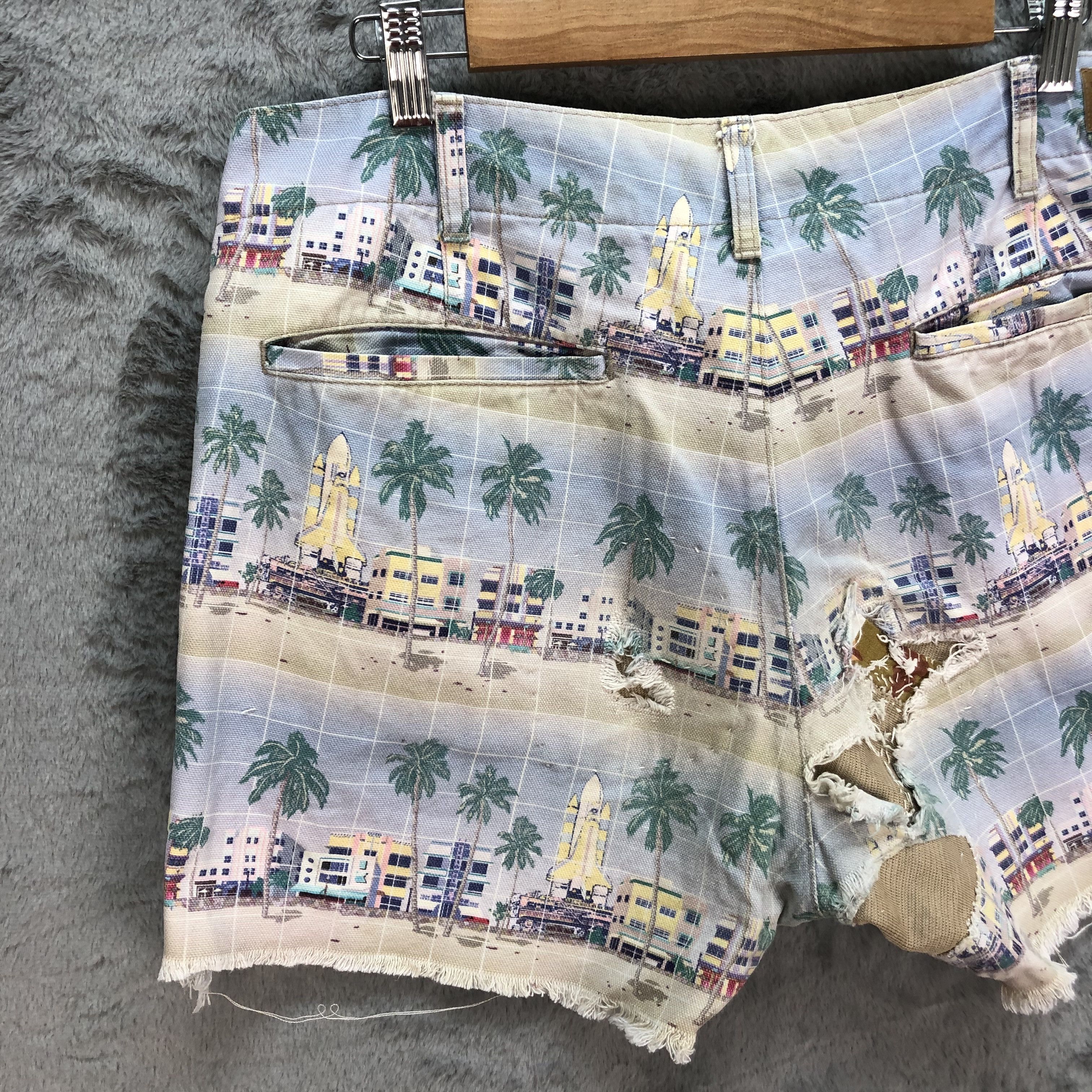 Billionaire Boys Club TRASHED🔥 BBC Beach Printed Shorts Denim #6213-54 Size US 37 - 10 Thumbnail
