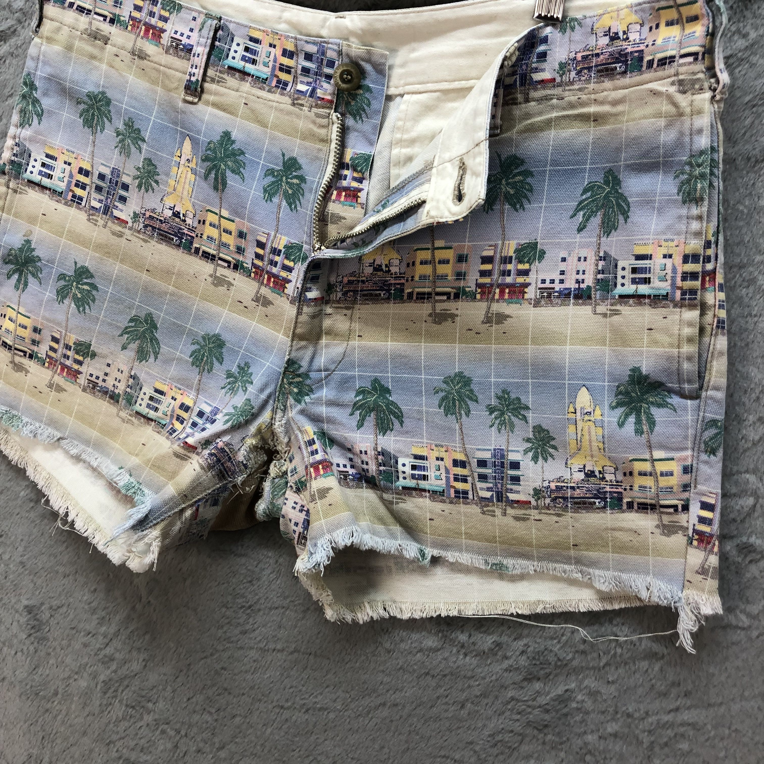 Billionaire Boys Club TRASHED🔥 BBC Beach Printed Shorts Denim #6213-54 Size US 37 - 5 Thumbnail