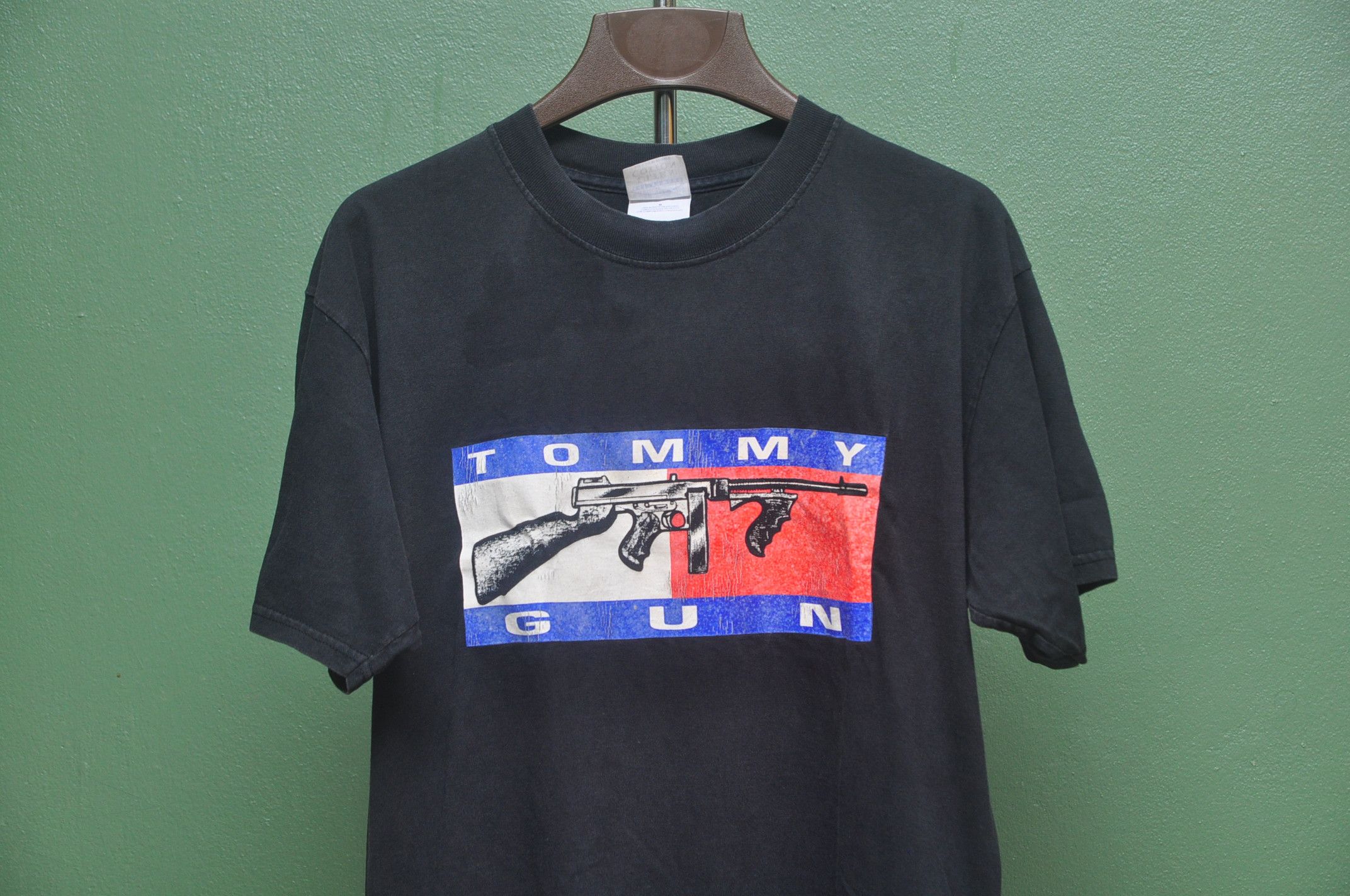 Japanese Brand × Tommy Hilfiger Vintage Tommy Gun Black Shirt Travis Scott Fashion Style Size US L / EU 52-54 / 3 - 3 Thumbnail