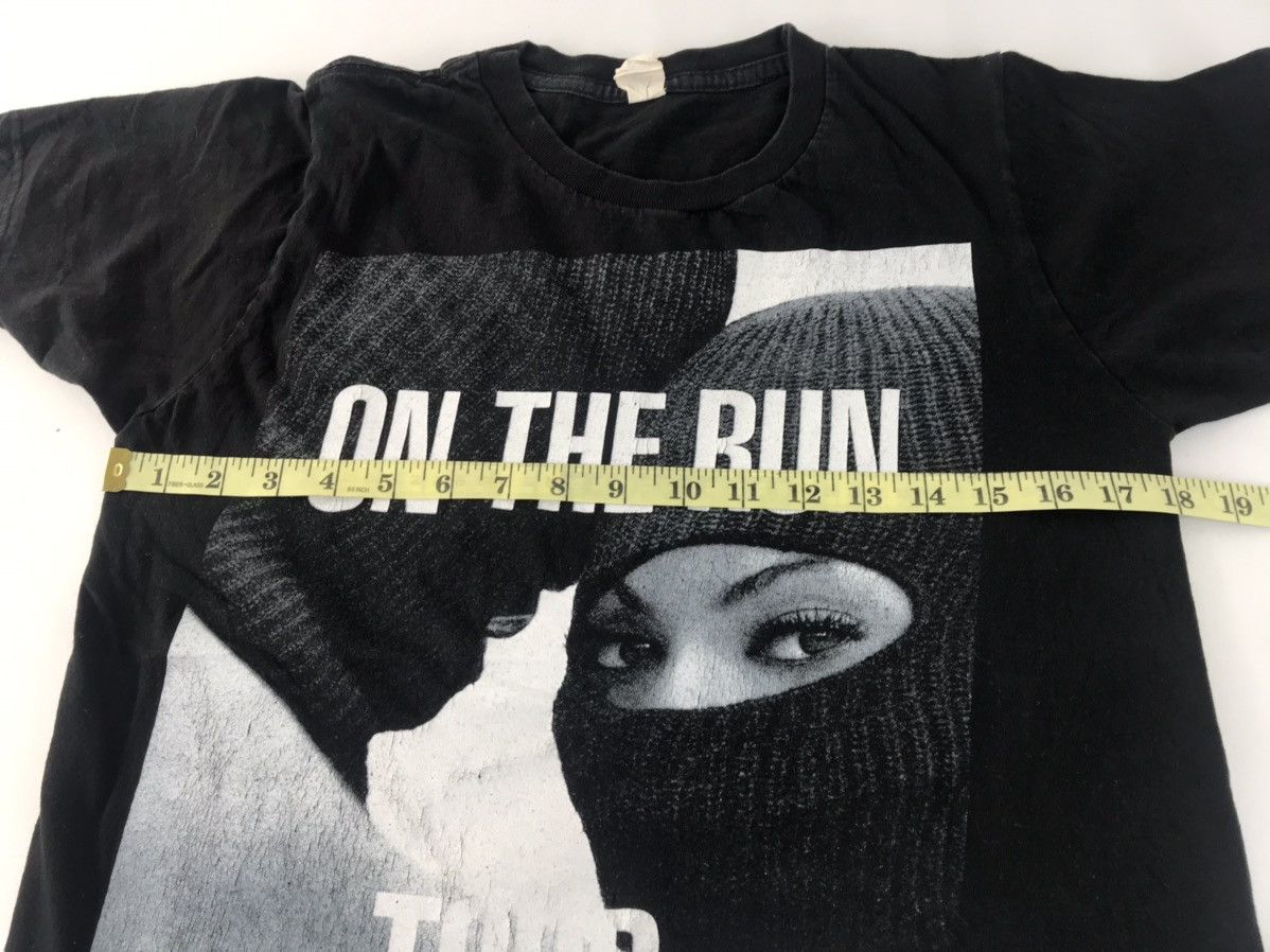 Band Tees The Carters Beyonce Ft Jay Z On The Run Tour Tee Size US S / EU 44-46 / 1 - 6 Thumbnail