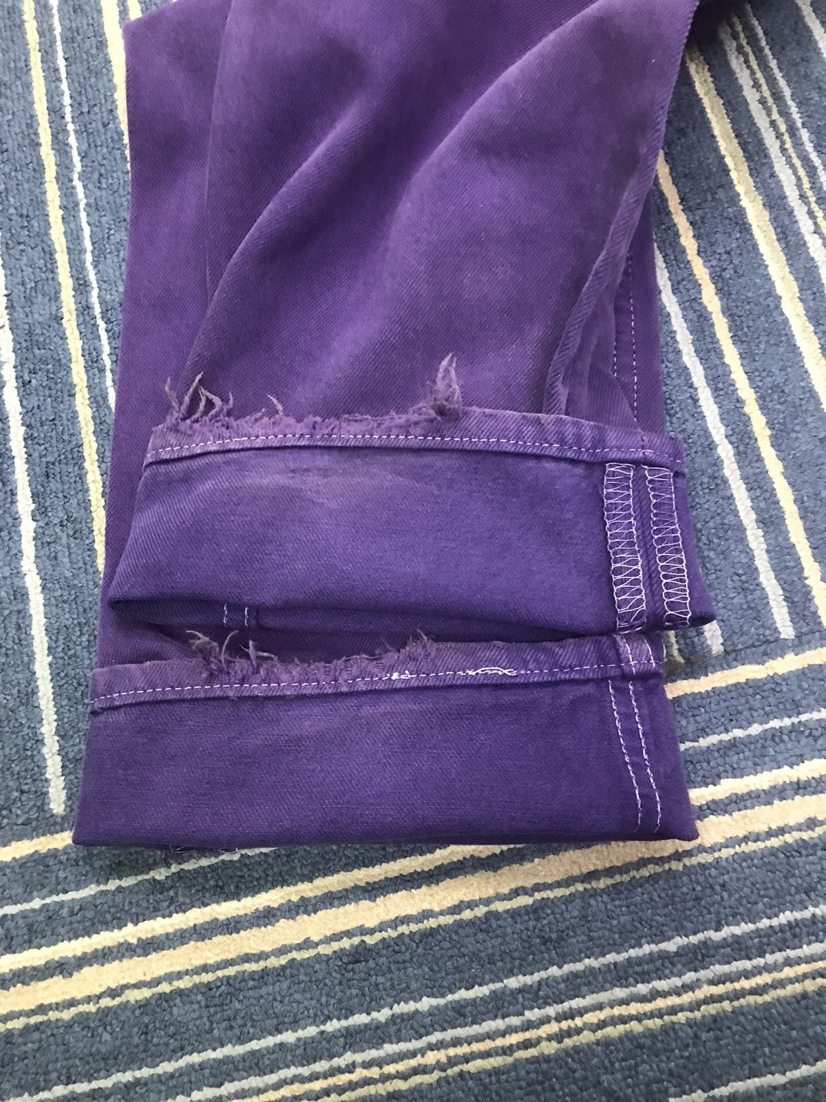 Levi's Vintage Clothing × Vintage Vintage Purple Levi’s 501 Distressed Denim Size 30x33 Size US 30 / EU 46 - 12 Thumbnail