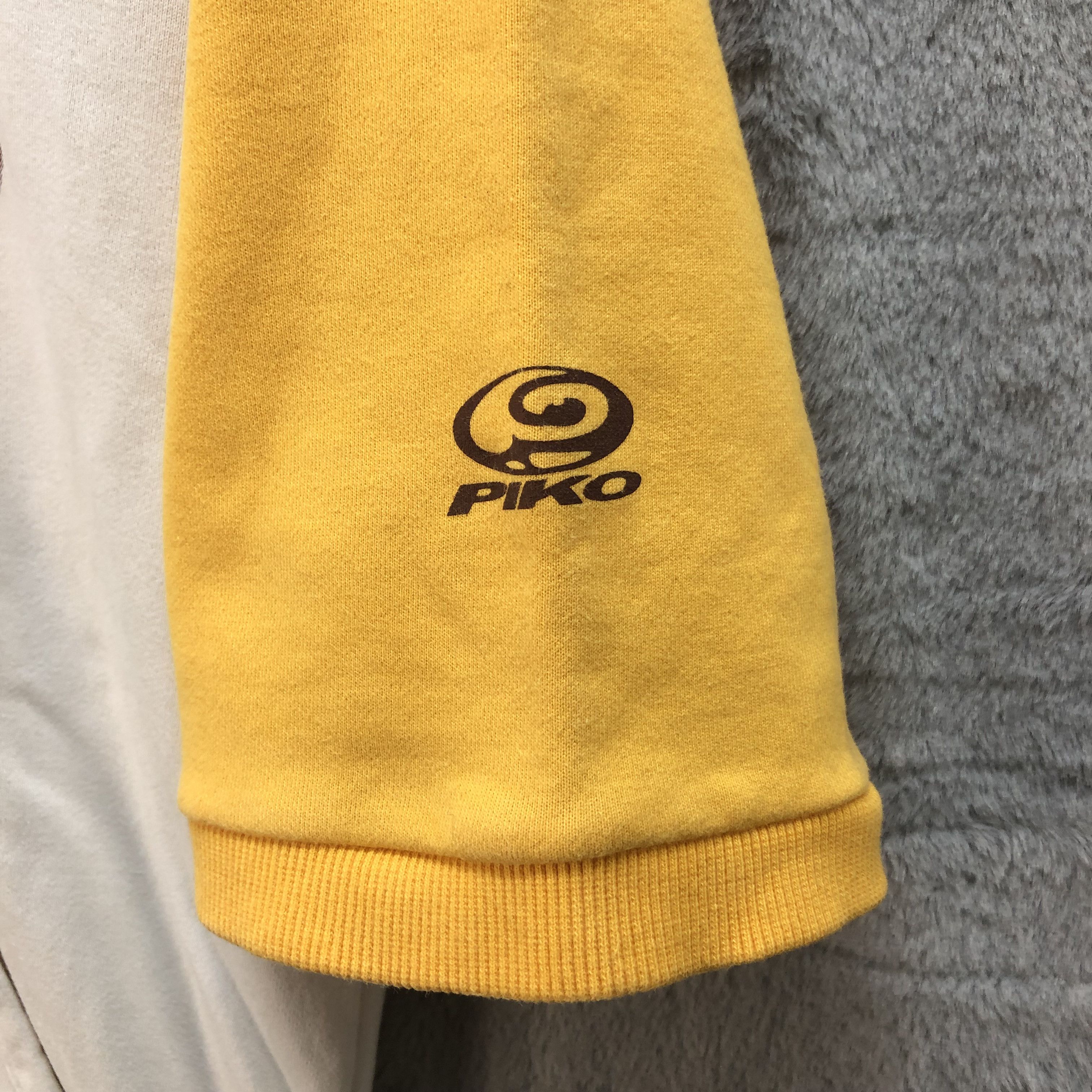 Japanese Brand 90's PIKO BIG LOGO SHORT SLEEVE ZIPPER HOODIES #6946-101 Size US L / EU 52-54 / 3 - 11 Thumbnail
