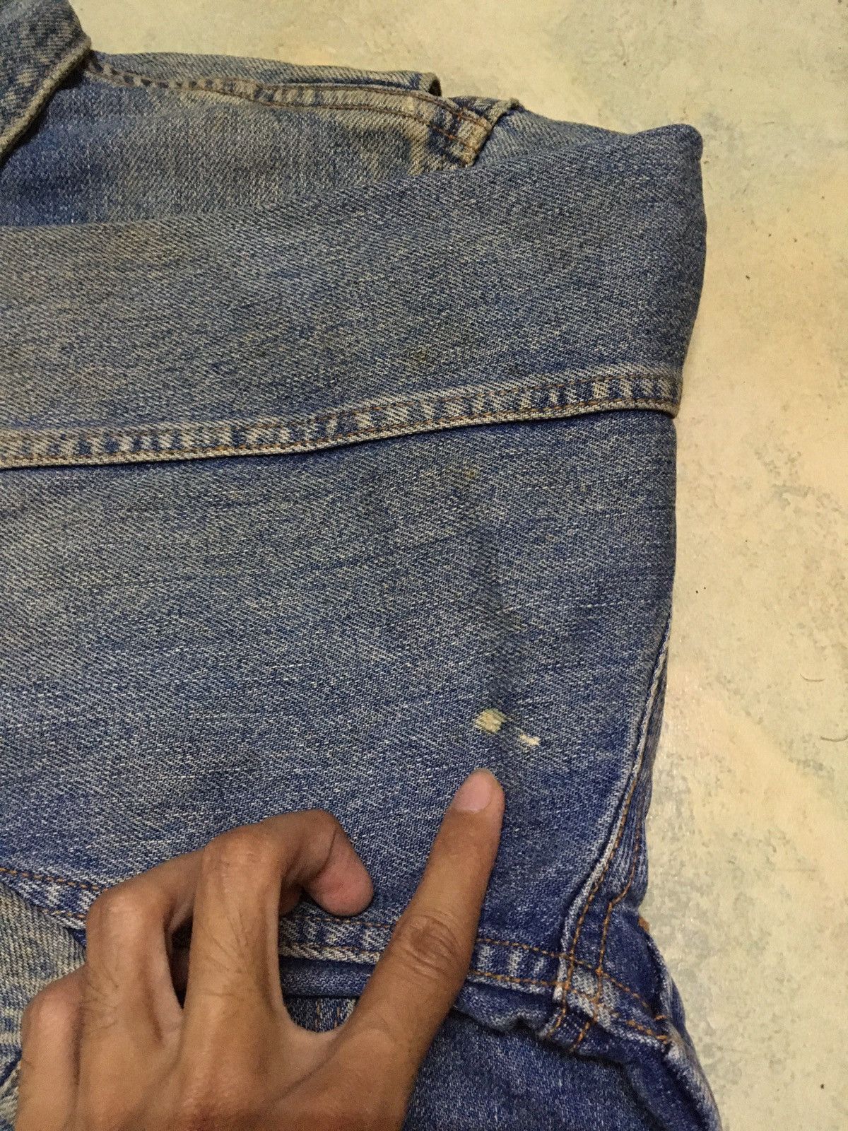Wrangler Vintage Wrangler Distressed Denim Jacket Made in Japan Size US L / EU 52-54 / 3 - 18 Thumbnail