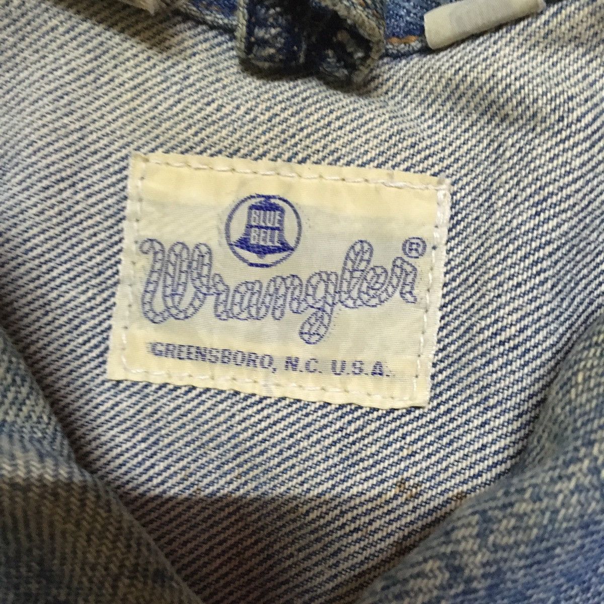 Wrangler Vintage Wrangler Distressed Denim Jacket Made in Japan Size US L / EU 52-54 / 3 - 7 Thumbnail
