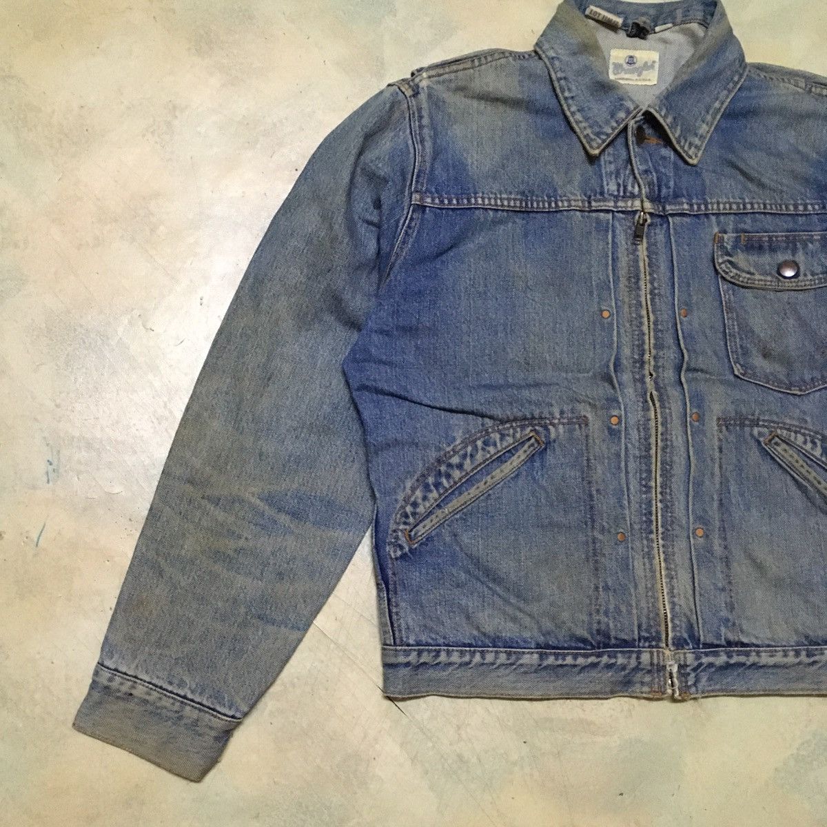 Wrangler Vintage Wrangler Distressed Denim Jacket Made in Japan Size US L / EU 52-54 / 3 - 3 Thumbnail