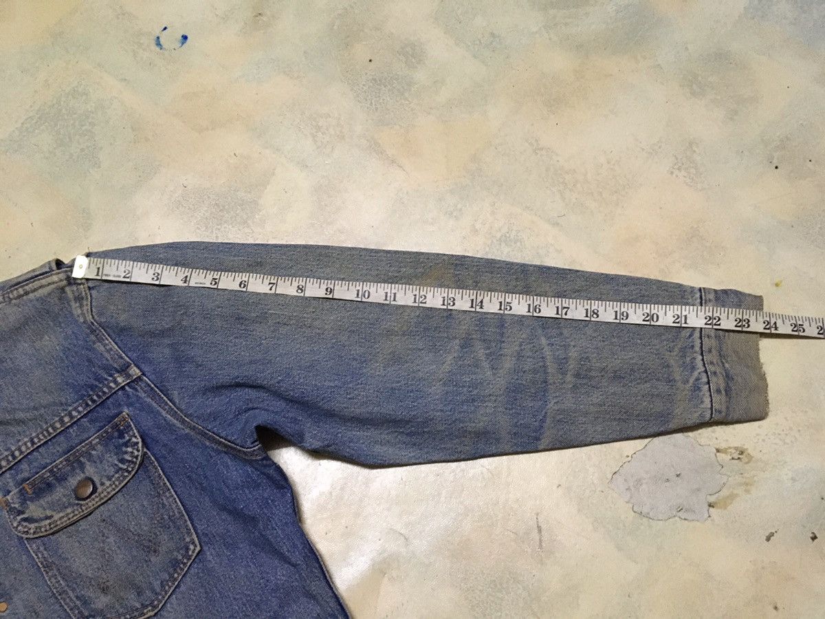 Wrangler Vintage Wrangler Distressed Denim Jacket Made in Japan Size US L / EU 52-54 / 3 - 17 Thumbnail