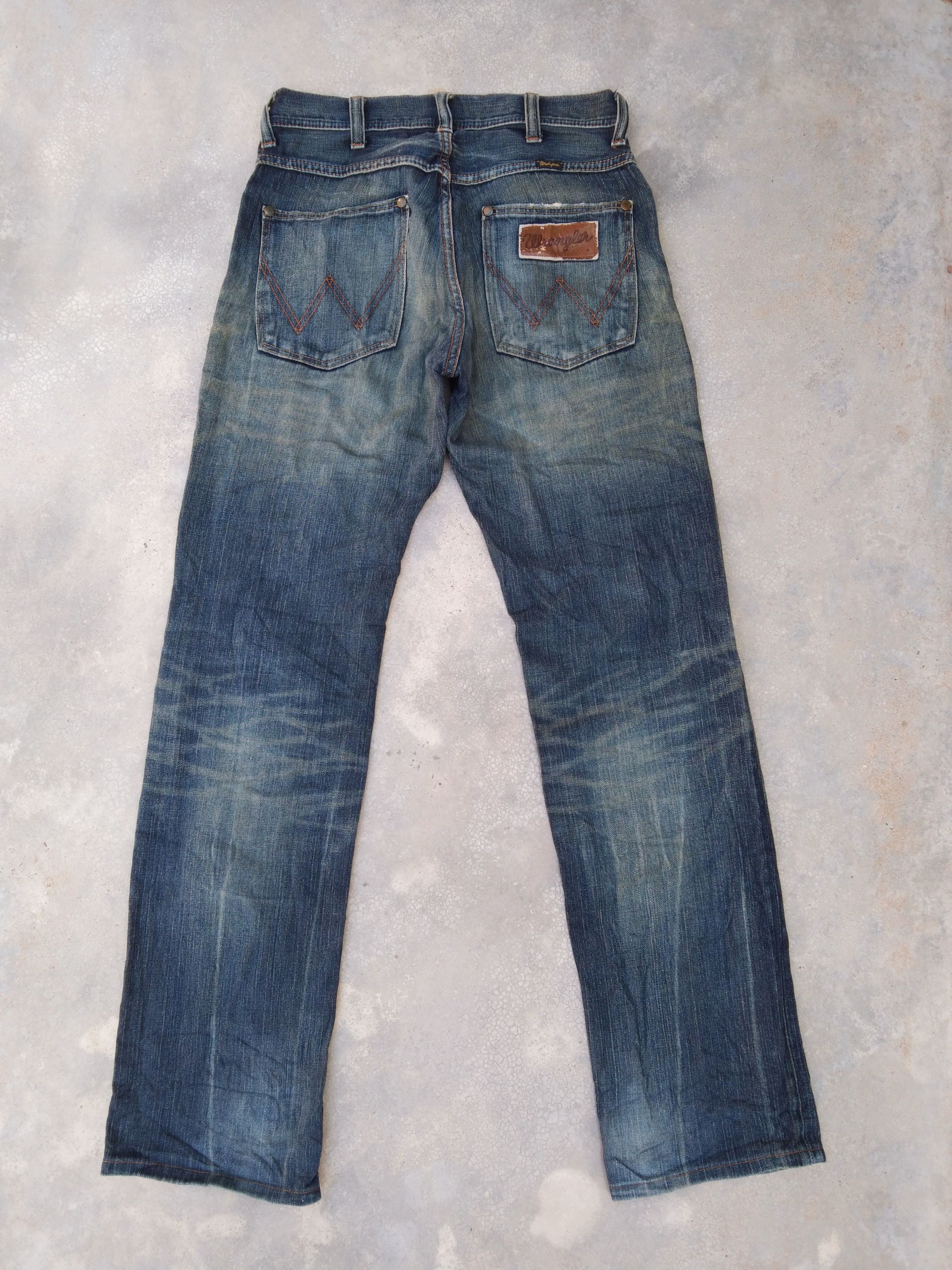 Japanese Brand Vintage Wrangler Distressed Jeans 28x31 Size US 28 / EU 44 - 2 Thumbnail