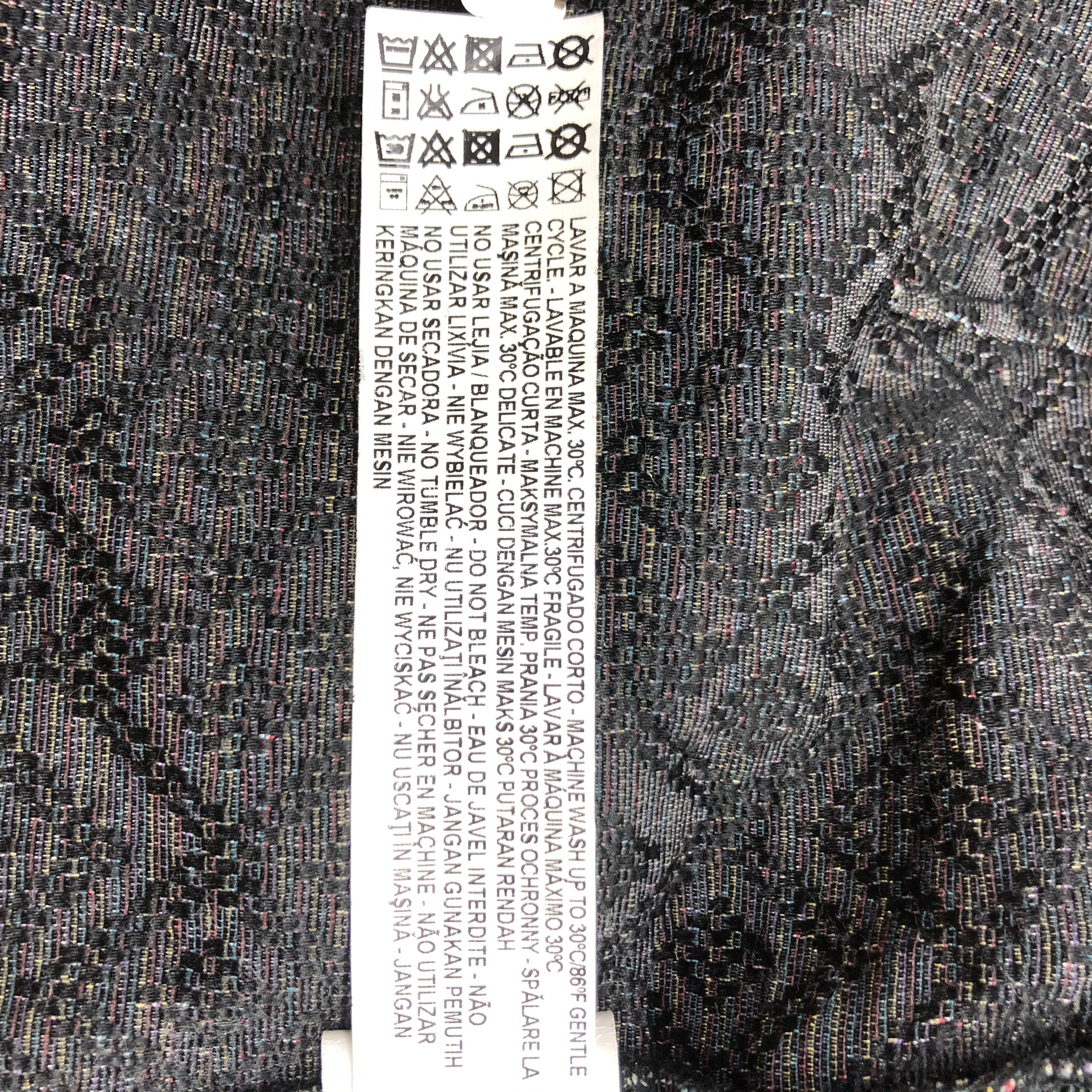 Japanese Brand OSTRADIVARIUS Mini Skirt #2652-95 Size 26" / US 2 / IT 38 - 5 Thumbnail