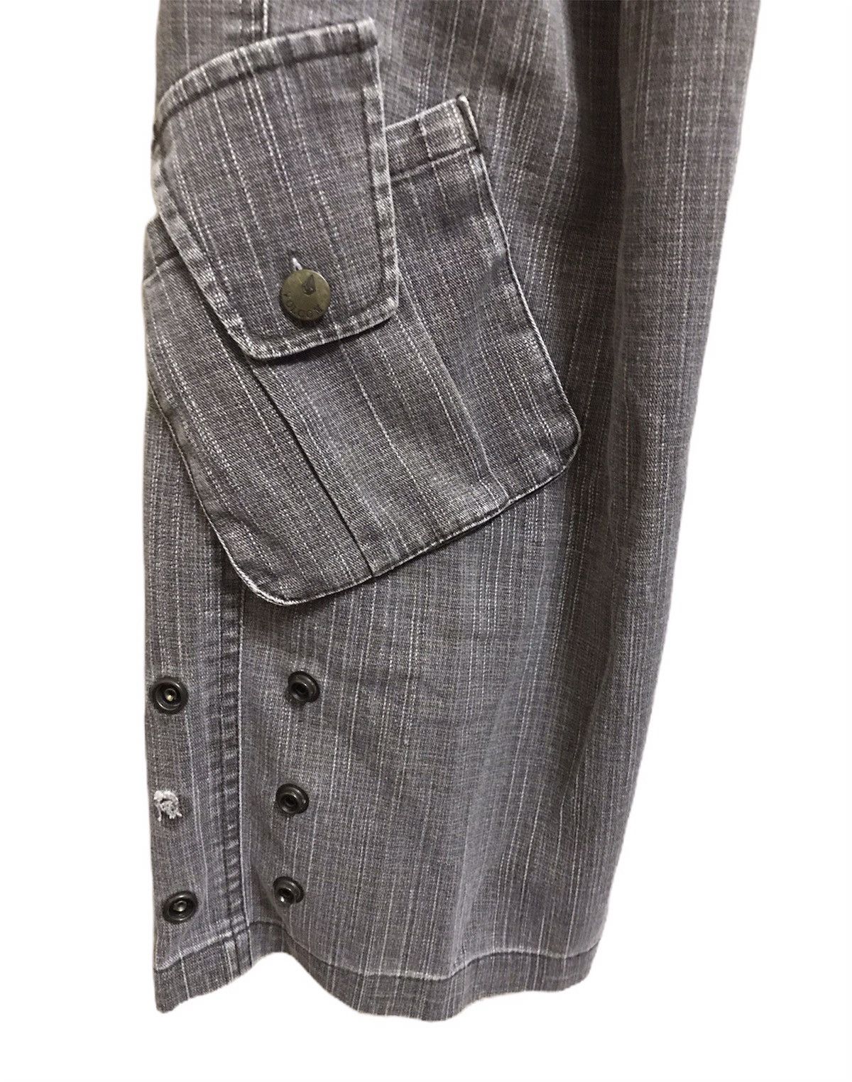 Japanese Brand × Volcom Authentic Volcom cargo pants Multi pocket Size 28x30 Size US 28 / EU 44 - 10 Thumbnail