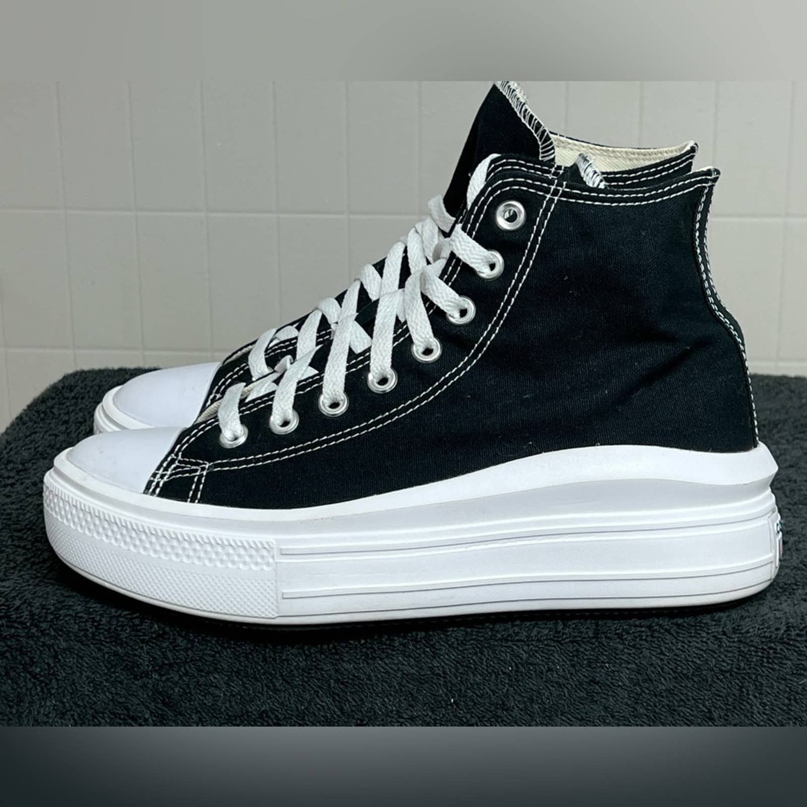 CONVERSE CTAS MOVE CANVAS HI Womens Shoes LIKE NEW