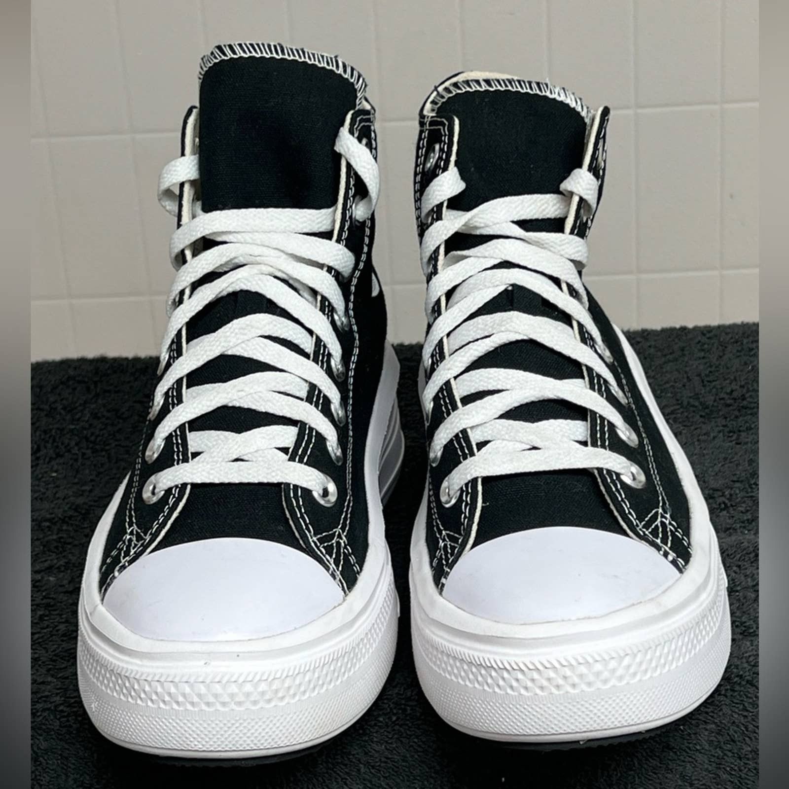 CONVERSE CTAS MOVE CANVAS HI Womens Shoes LIKE NEW