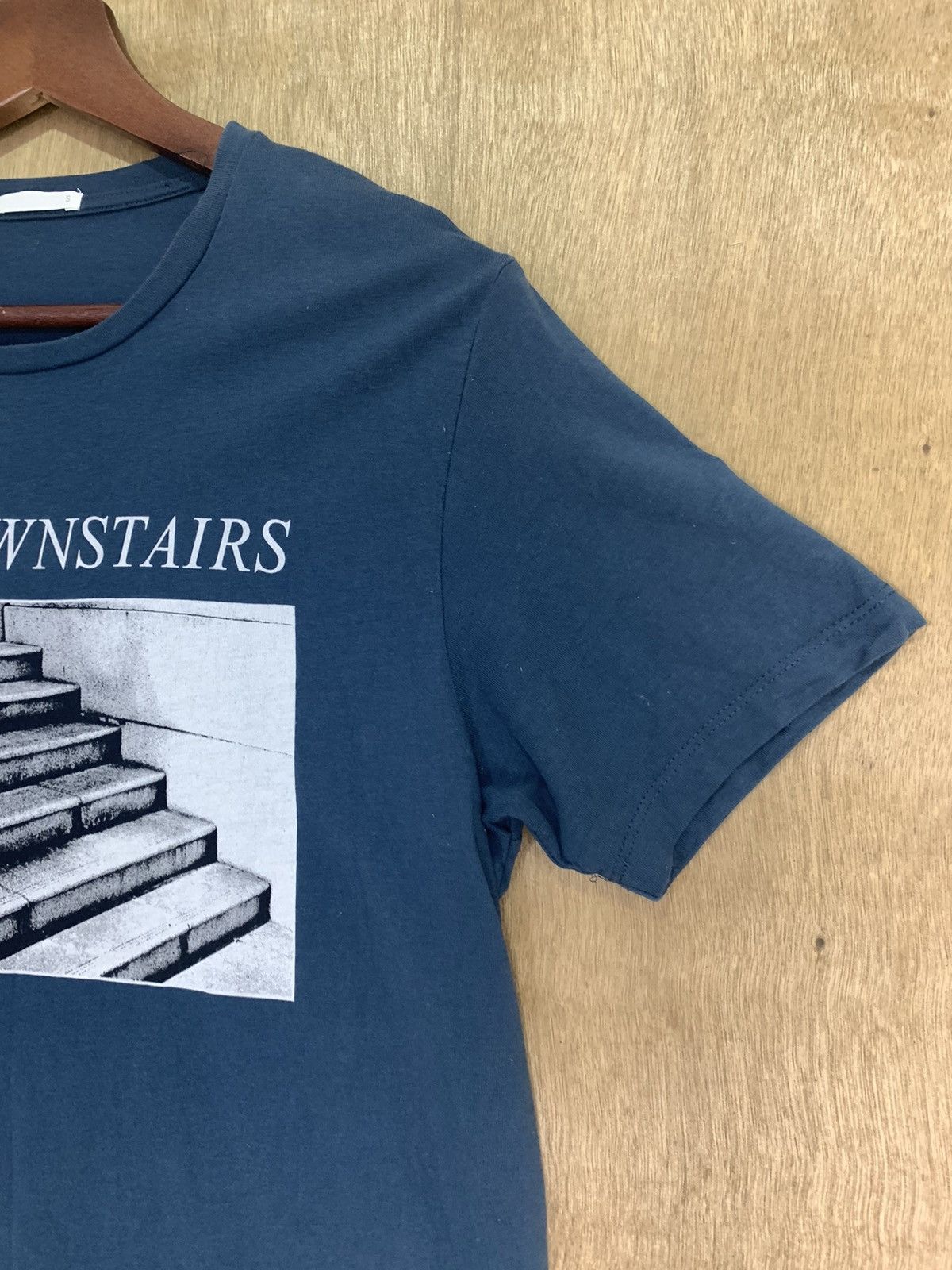 Japanese Brand GU Box Logo Center Stairway Graphic Summer Streetwear Shirt Size US S / EU 44-46 / 1 - 6 Thumbnail