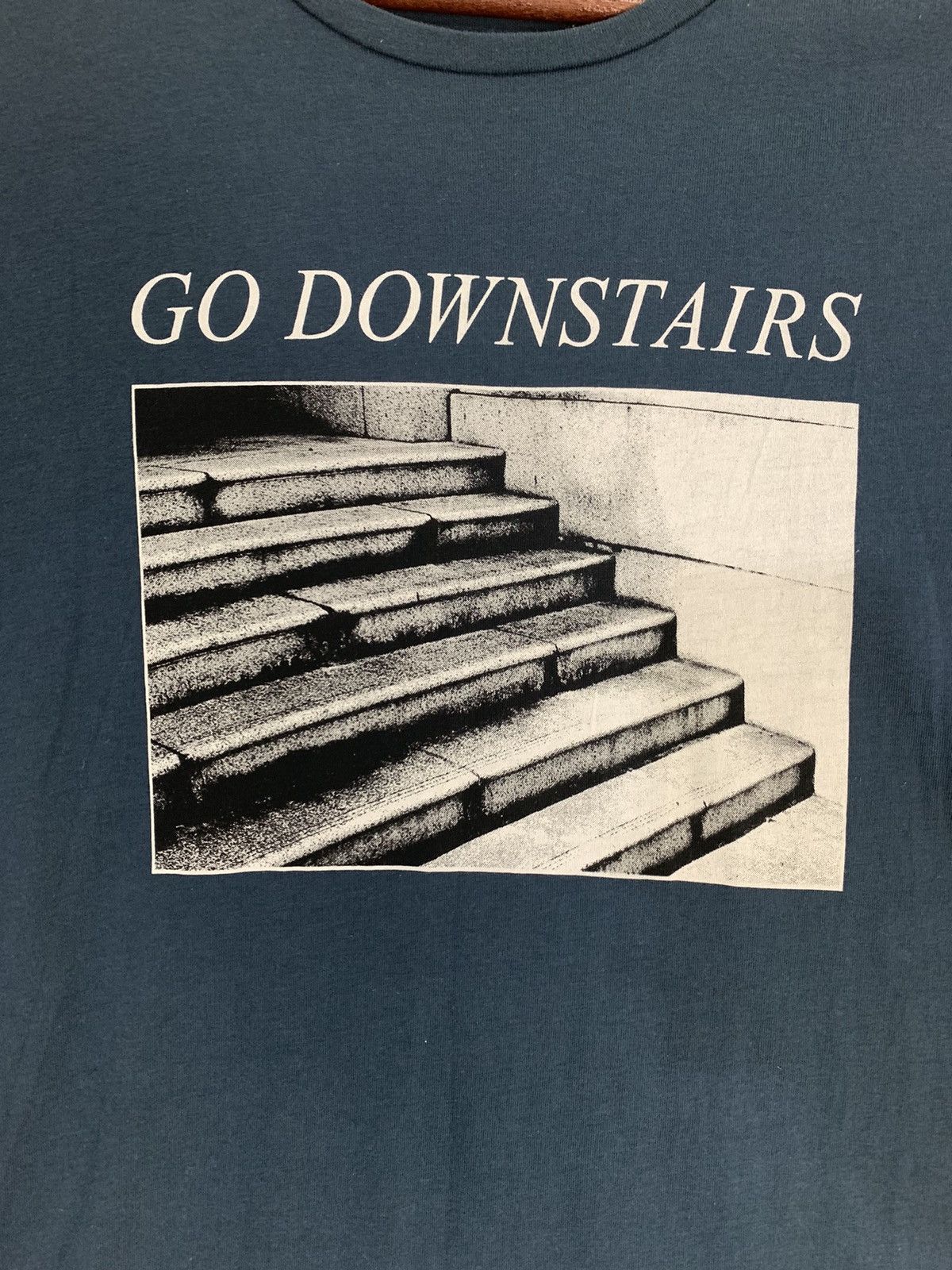 Japanese Brand GU Box Logo Center Stairway Graphic Summer Streetwear Shirt Size US S / EU 44-46 / 1 - 3 Thumbnail