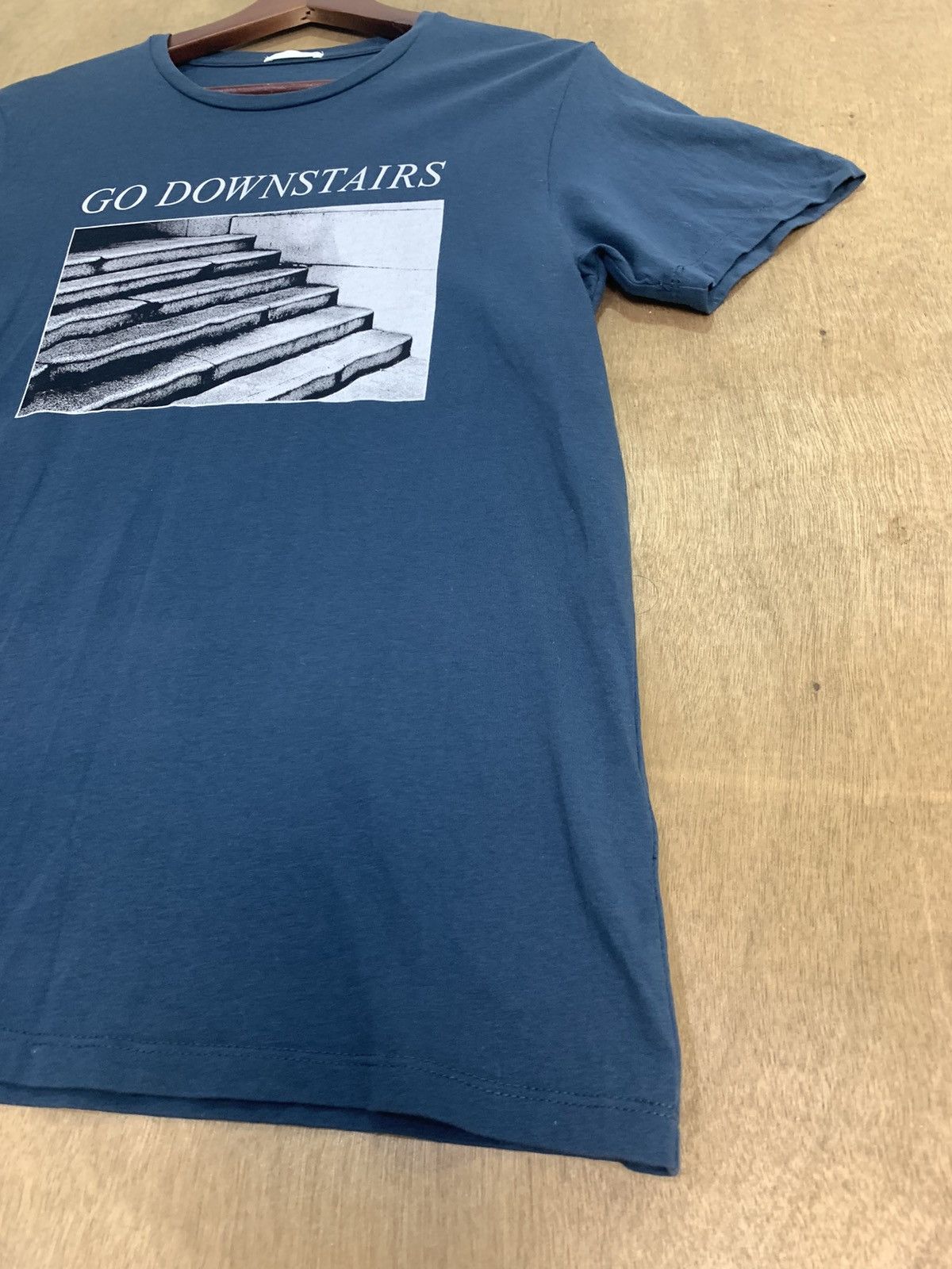 Japanese Brand GU Box Logo Center Stairway Graphic Summer Streetwear Shirt Size US S / EU 44-46 / 1 - 8 Thumbnail