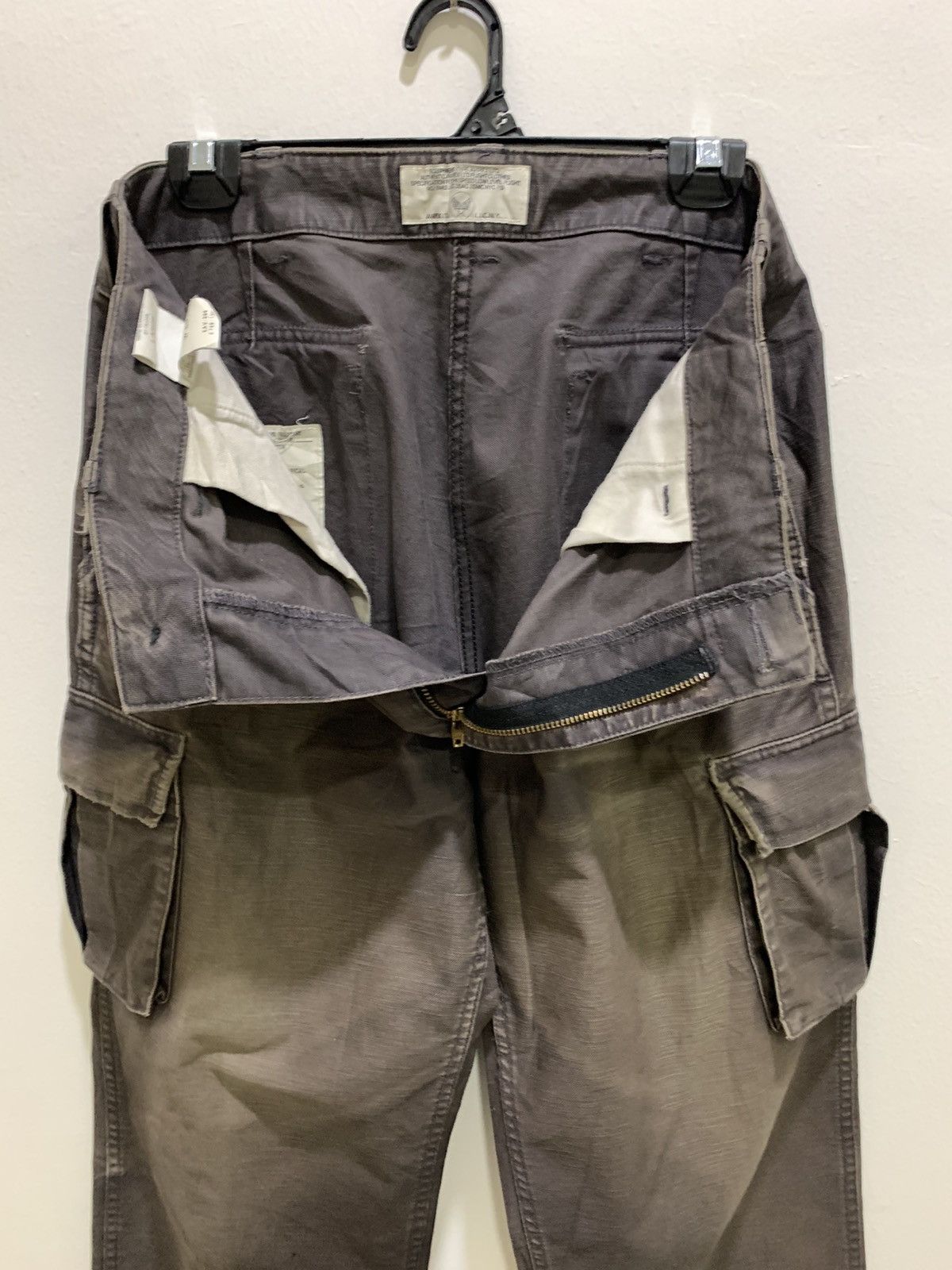 Avirex × Japanese Brand AVIREX Airforce Parachut Flight Multipocket Baggy CargoPant Size US 33 - 15 Thumbnail