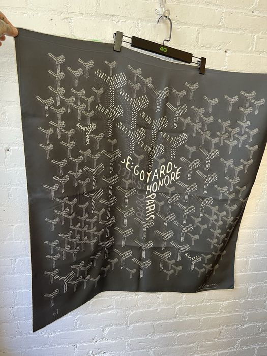 Goyard bandana shop