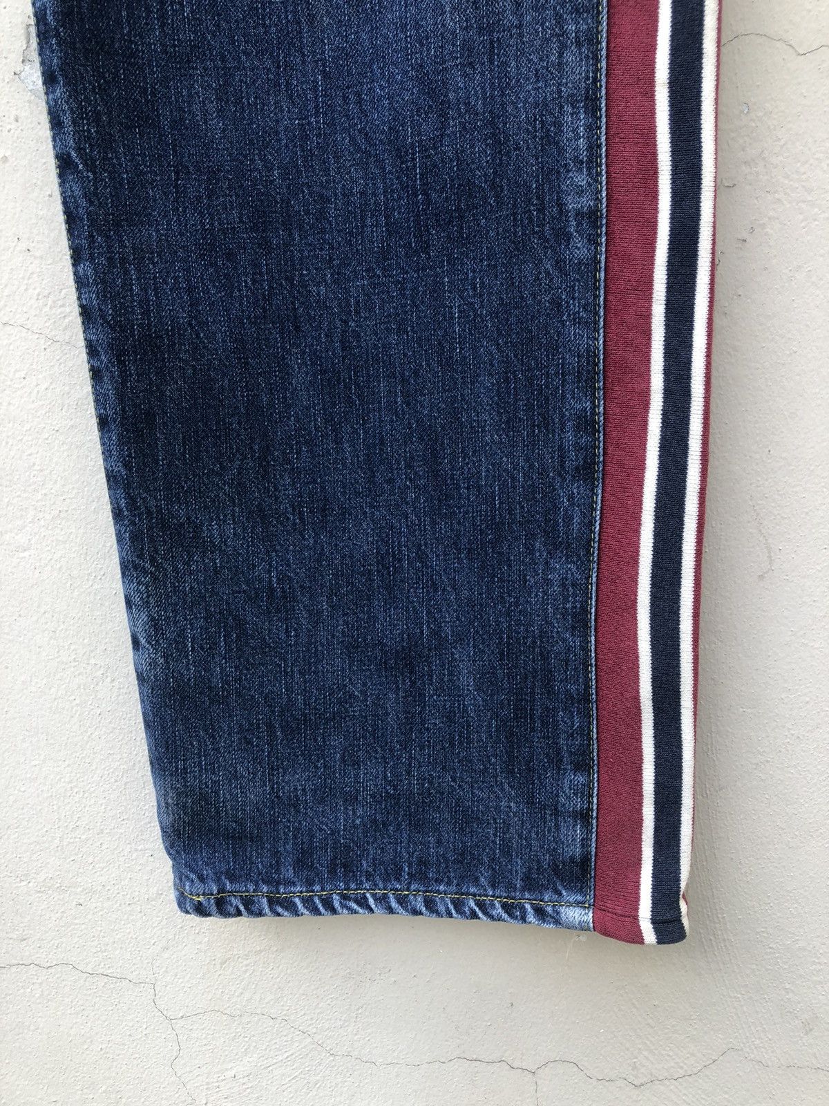 Swagger × Vintage Vintage Swagger Japan Side Striped Denim Hybrid Jeans Size US 32 / EU 48 - 14 Thumbnail