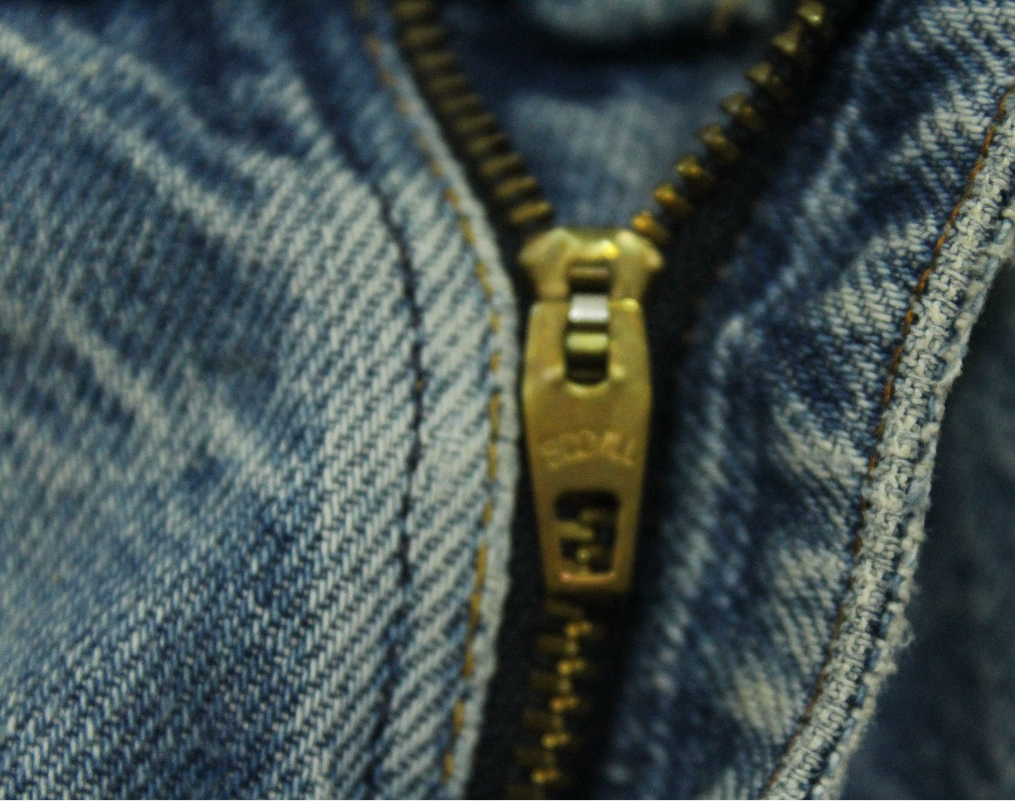 Levi's Distressed Stain Vintage 1993 LEVIS Jeans 517 Flared Bootcut Size US 33 - 20 Thumbnail