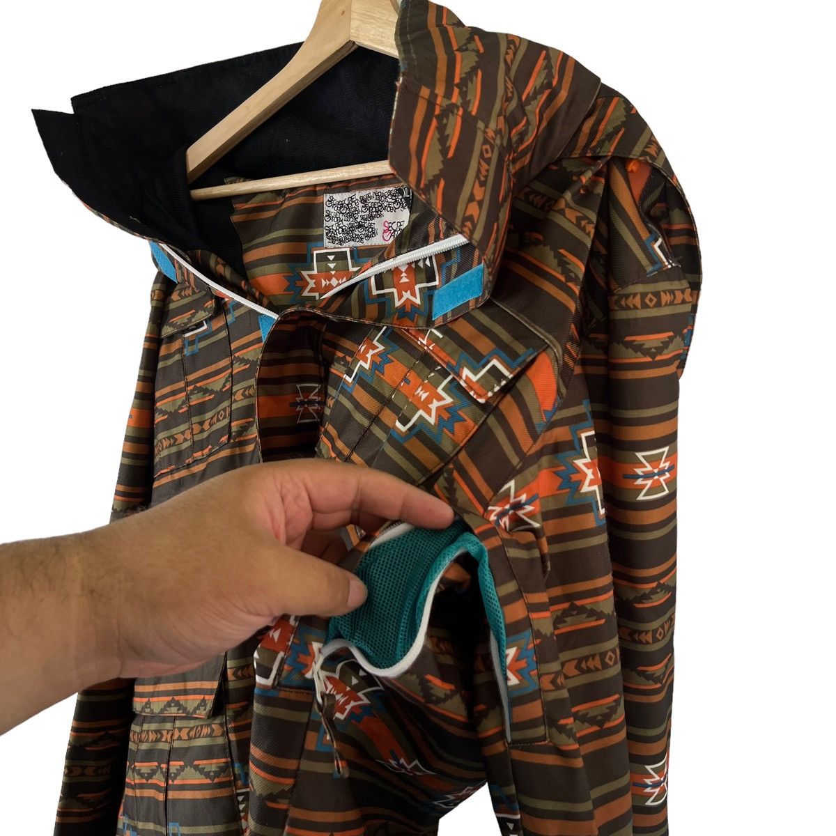 Japanese Brand VINTAGE AZTEC NAVAJO DESIGN SKI SURVIVAL JACKET SECRET JAPAN Size US M / EU 48-50 / 2 - 11 Thumbnail