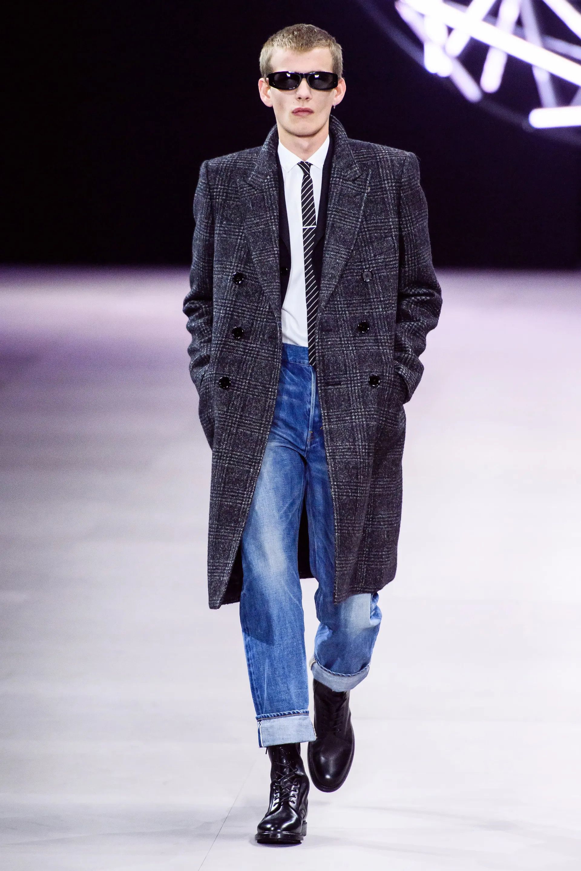 Celine × Hedi Slimane FW19 Regular Jeans in Union Wash Denim High Waist Selvedge Size US 27 - 1 Thumbnail