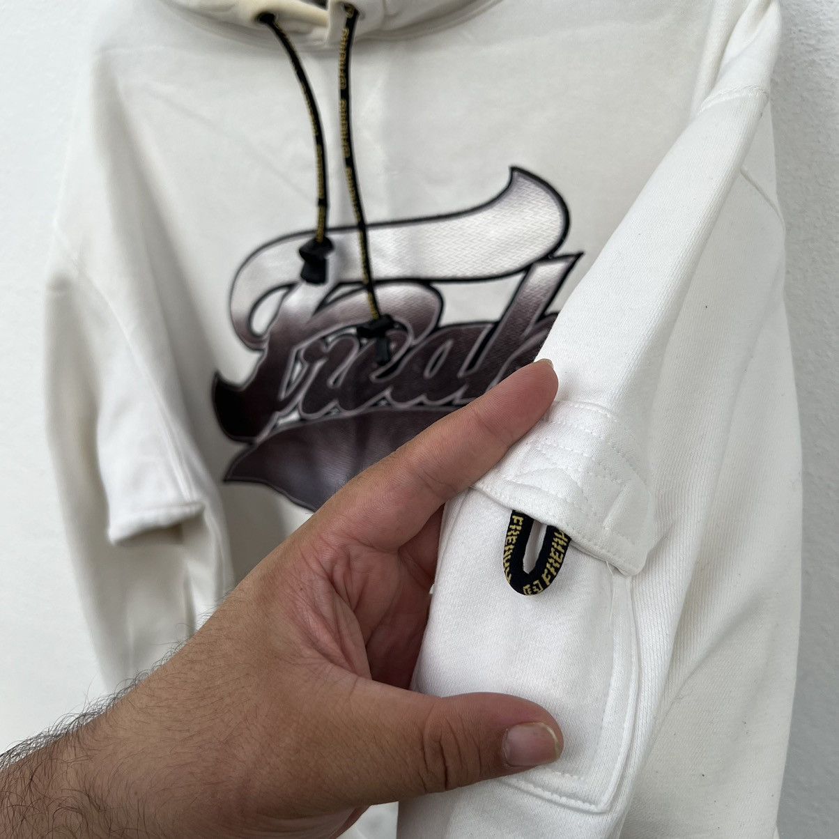 Japanese Brand RARE FREAKY HOODIE BIG LOGO SKATEBOARD STYLE WEAR Size US L / EU 52-54 / 3 - 5 Thumbnail