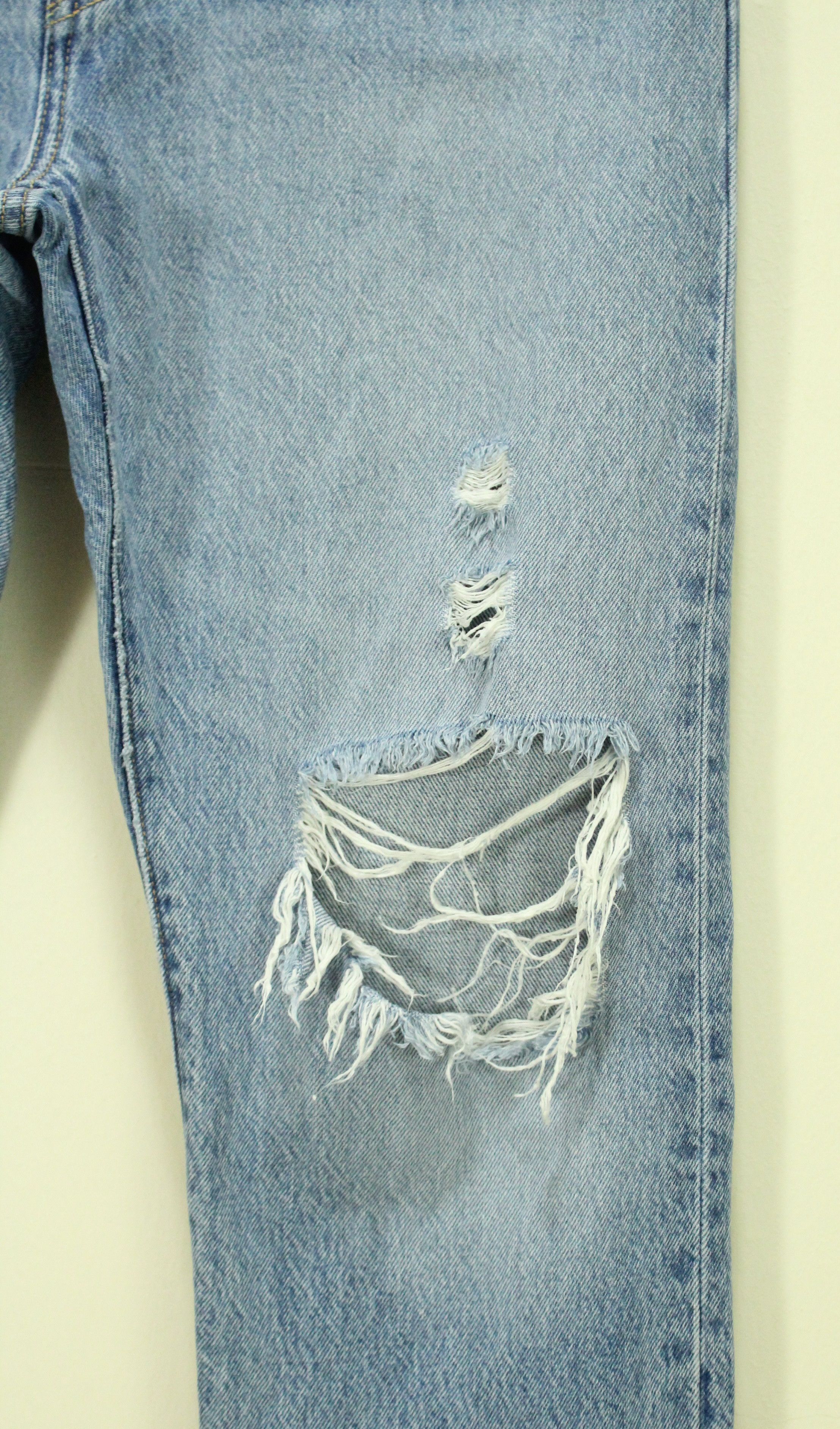 Levi's Distressed Destroy LEVIS 501 Denim Jeans Big E Non Selvedge Size US 30 / EU 46 - 3 Thumbnail