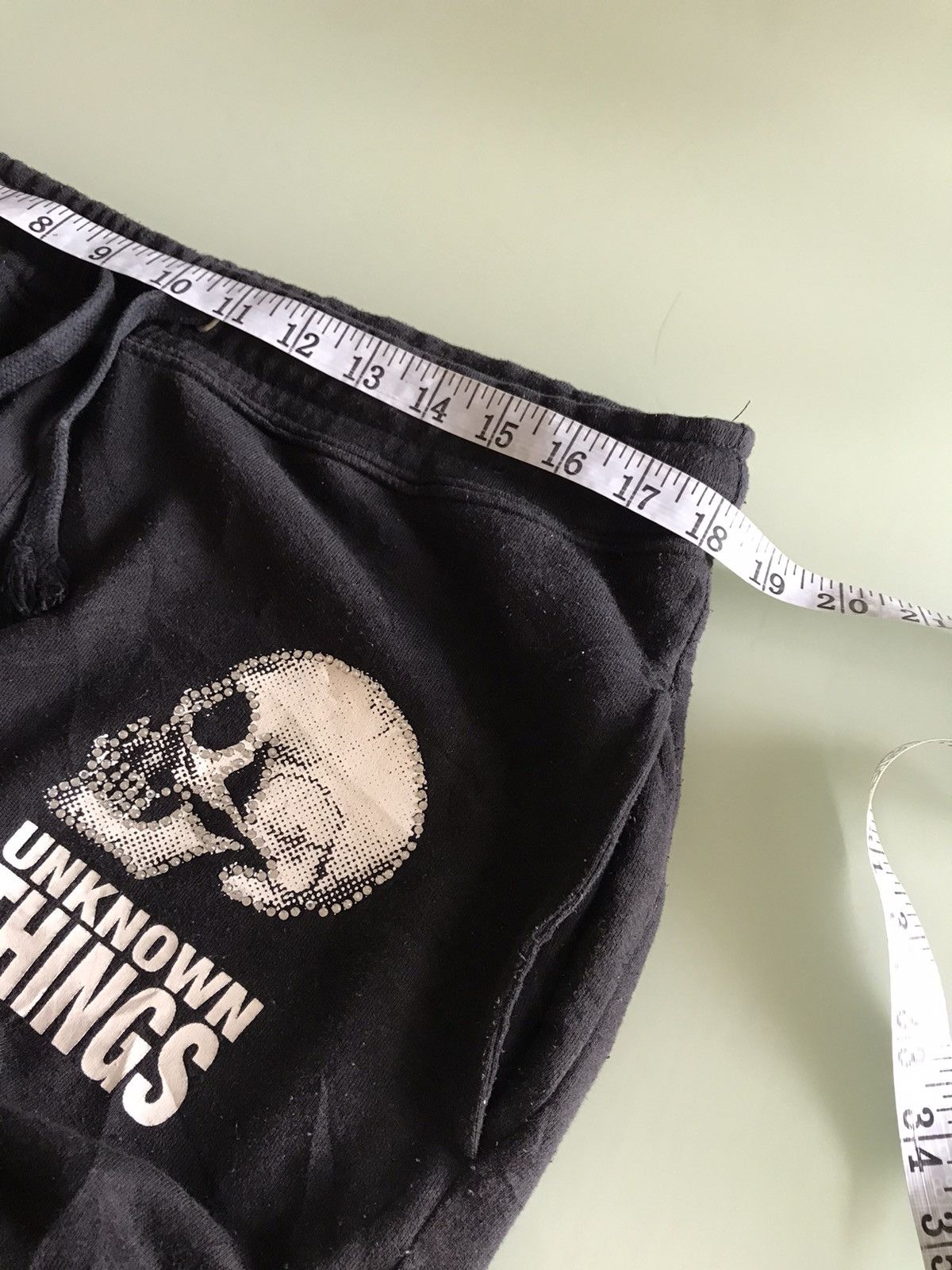 Japanese Brand Nice❗️Stooge & Co Skull Logo Short Sweatpants Size US 35 - 20 Thumbnail