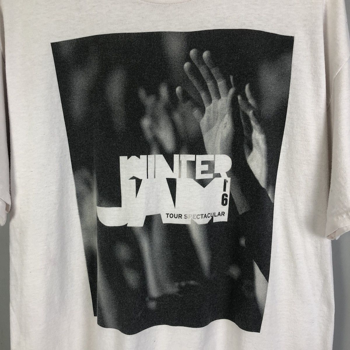 Band Tees Vintage Winter Jam Tour Spectacular 2016 Tee Size US XL / EU 56 / 4 - 4 Thumbnail