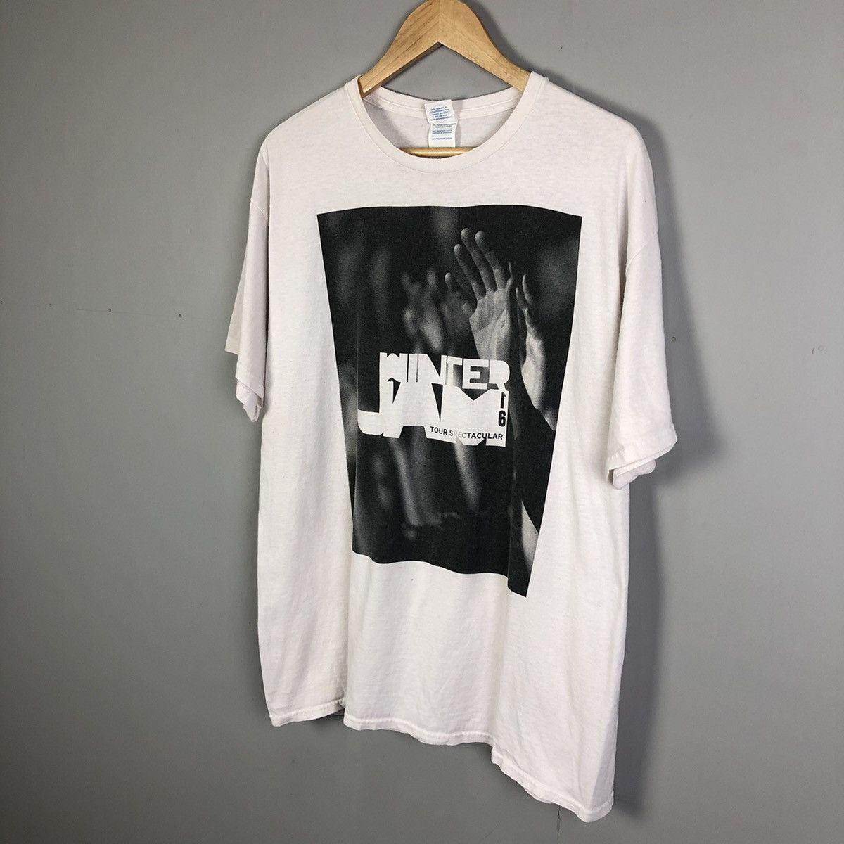 Band Tees Vintage Winter Jam Tour Spectacular 2016 Tee Size US XL / EU 56 / 4 - 3 Thumbnail