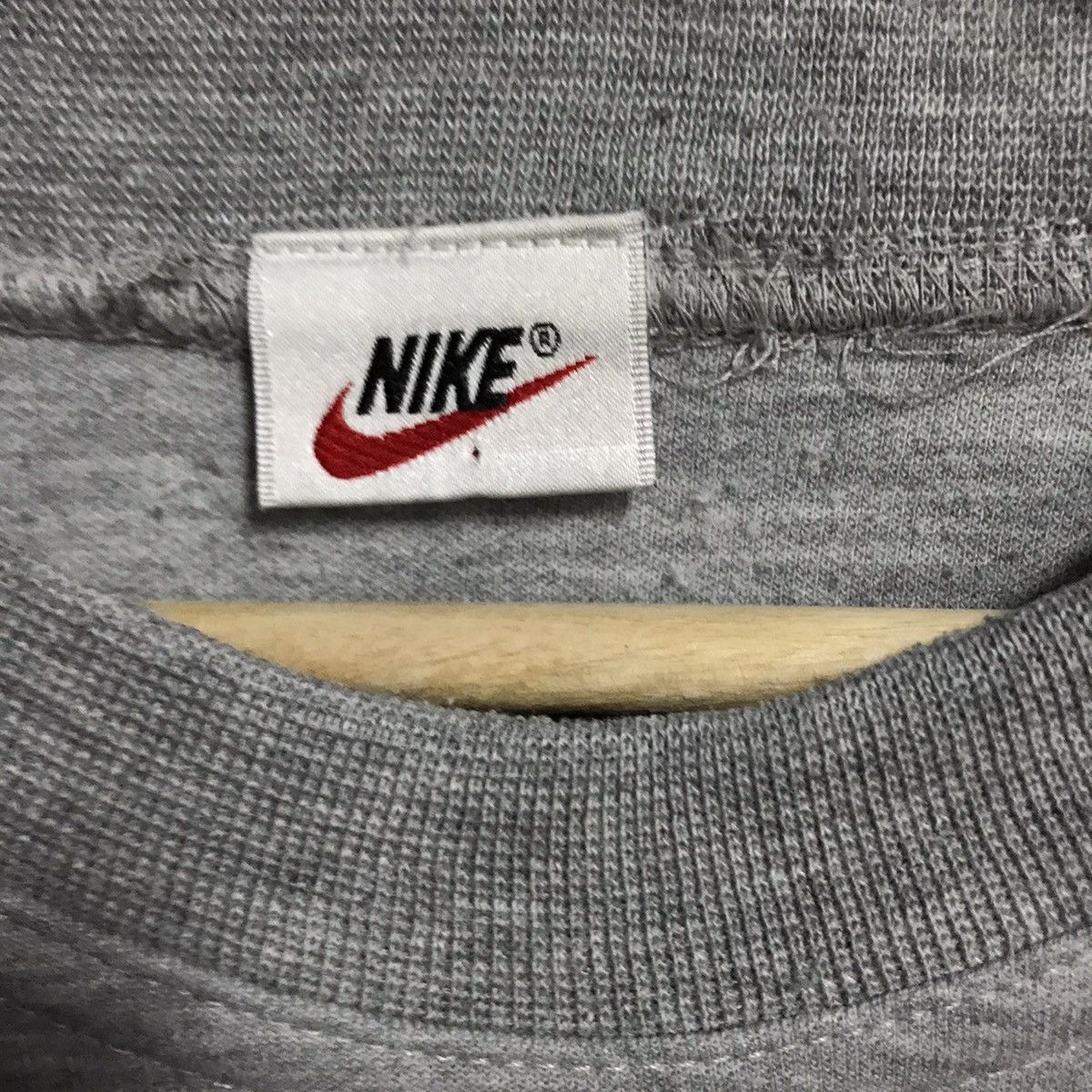 Nike Vintage Nike Sweatshirt Spellout Big Logo Pullover Sweater Size US L / EU 52-54 / 3 - 3 Thumbnail