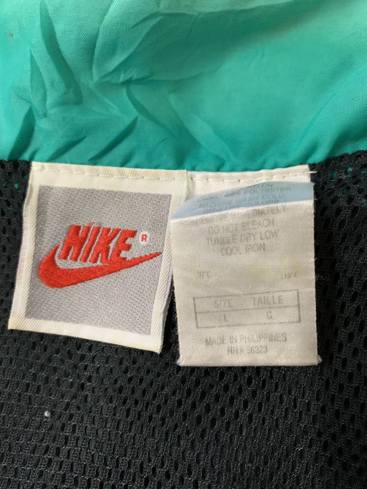 Nike Vintage 90s Nike Colour Block Windbreaker Light Jacket Size US L / EU 52-54 / 3 - 7 Thumbnail