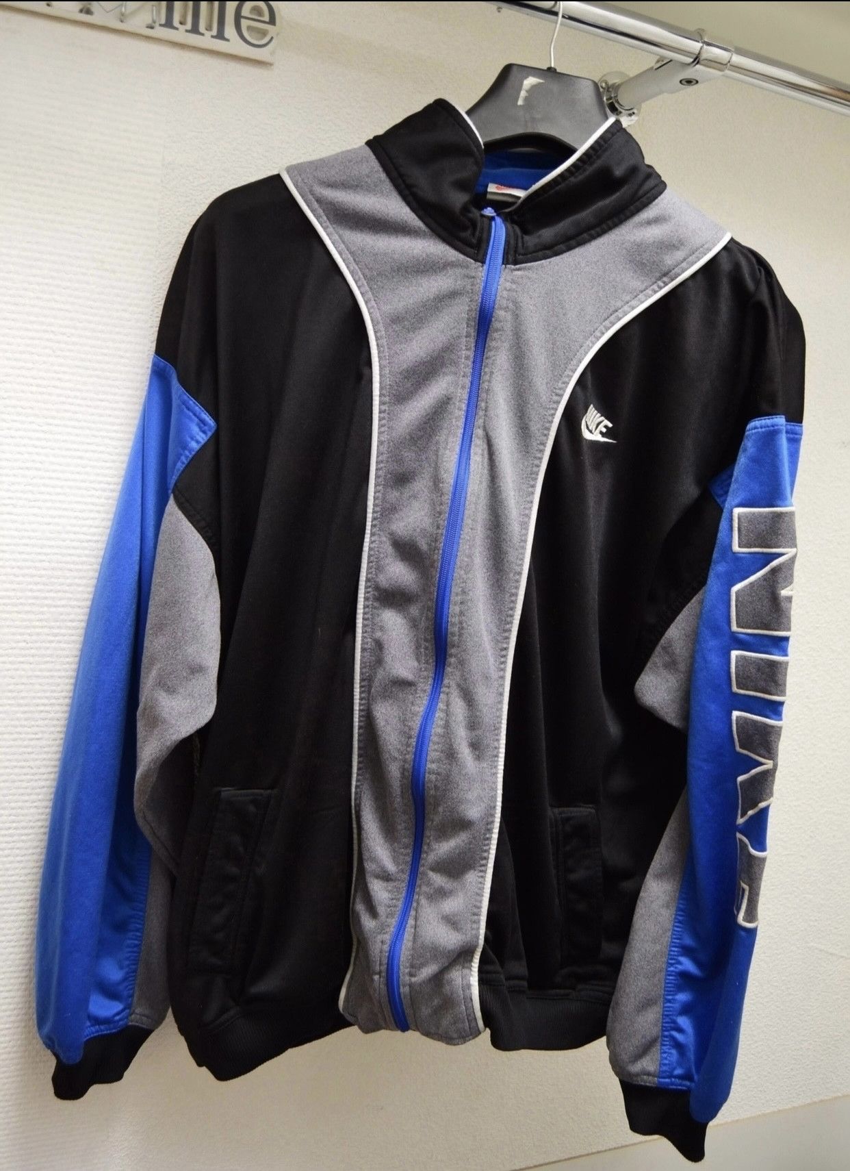 Nike Nike vintage big logo bomber full zip xxl 90th streatwear Size US XXL / EU 58 / 5 - 1 Thumbnail