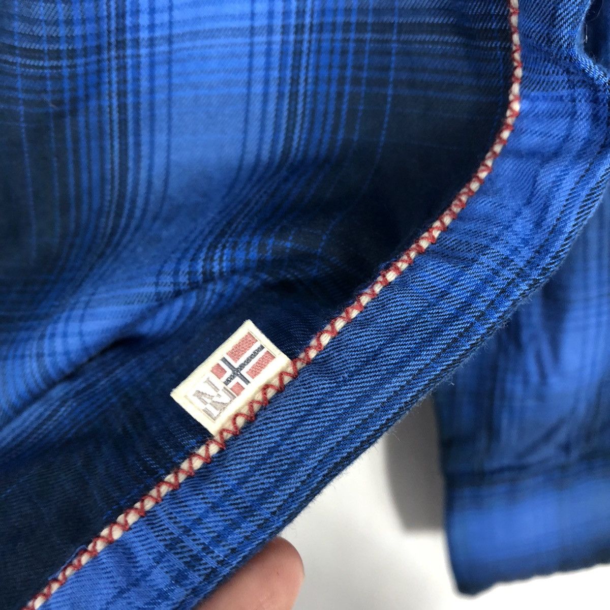 Napapijri × Vintage 🔥Hyped🔥Napajiri Heritage Classic Chekerd Buttons Shirts Size US M / EU 48-50 / 2 - 11 Thumbnail