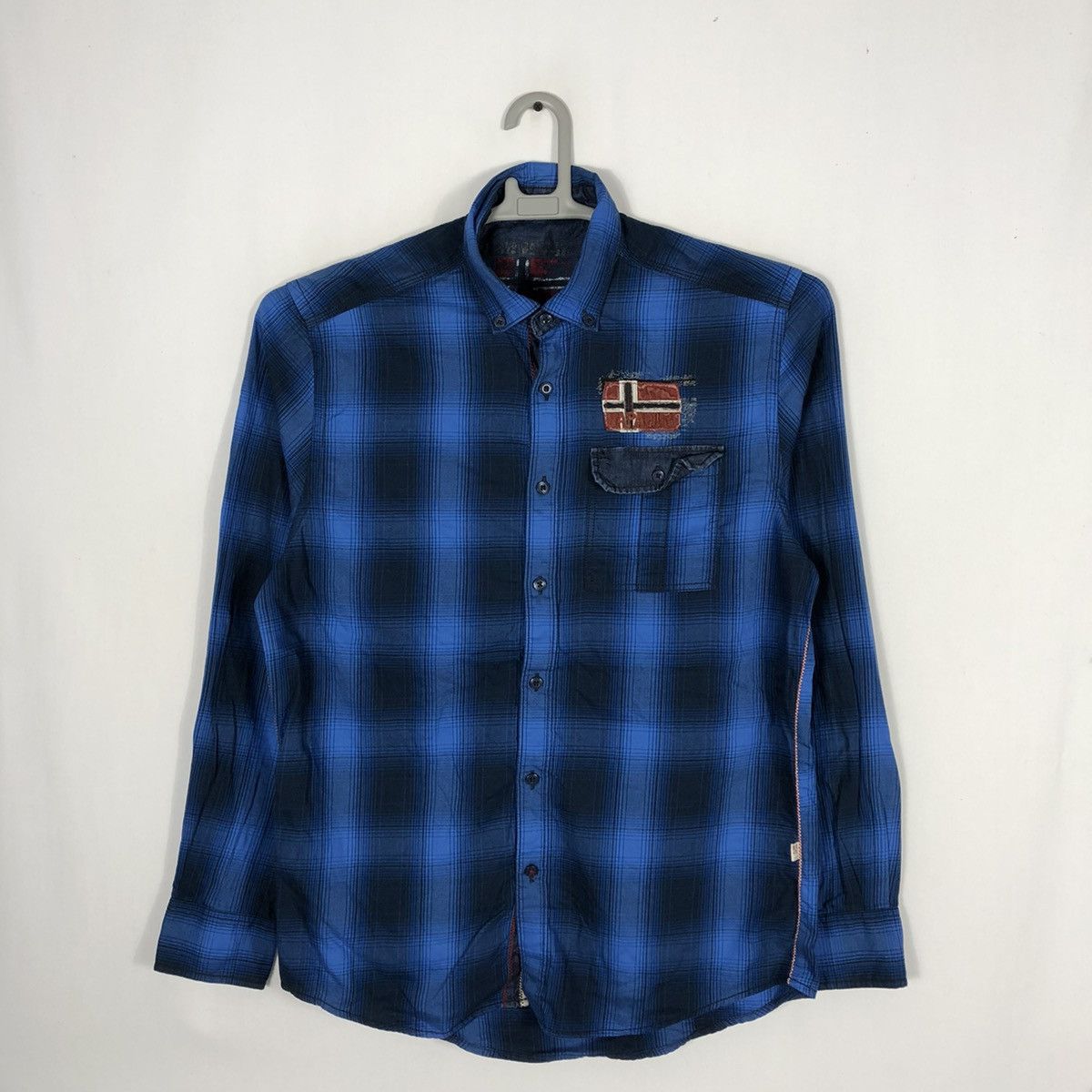 Napapijri × Vintage 🔥Hyped🔥Napajiri Heritage Classic Chekerd Buttons Shirts Size US M / EU 48-50 / 2 - 1 Thumbnail