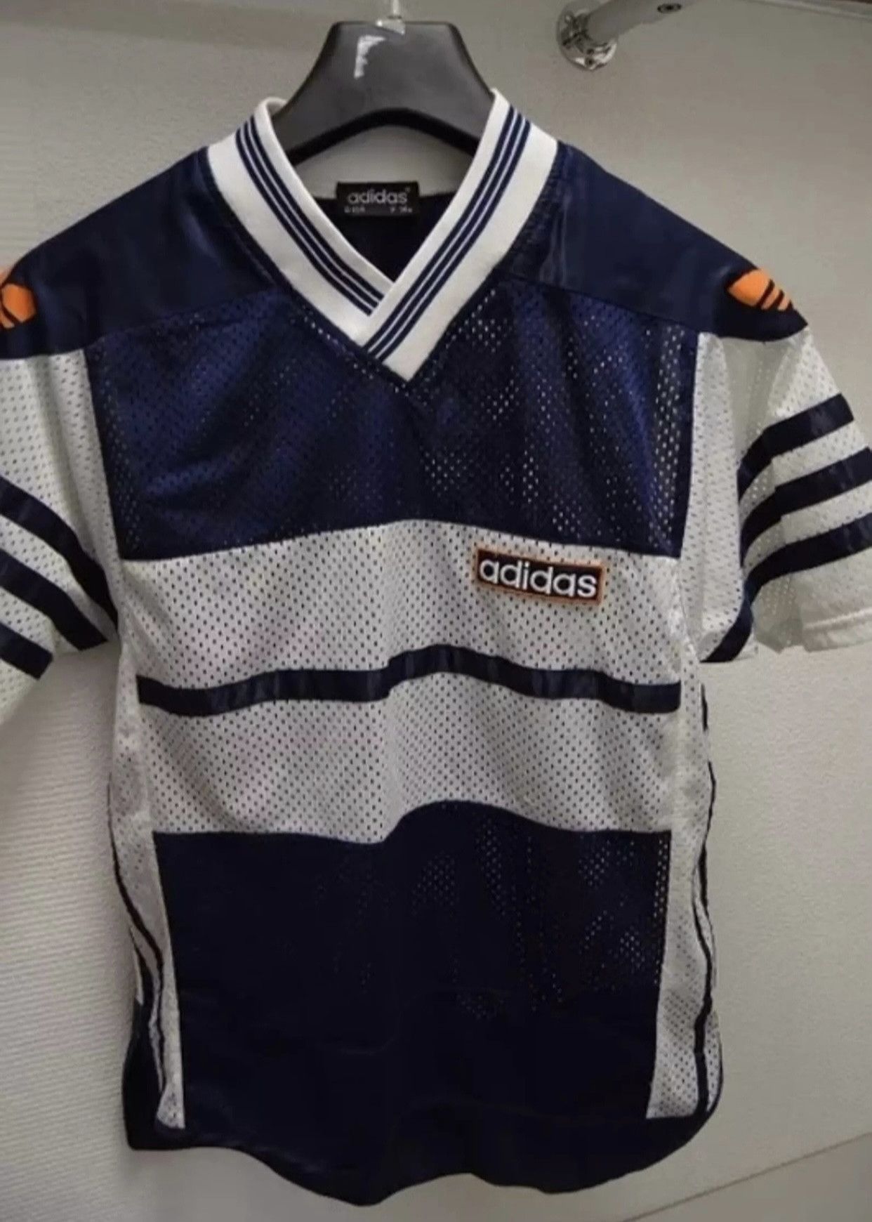 Vintage Adidas original big logo vintage t-shirt M sz Size US M / EU 48-50 / 2 - 2 Thumbnail