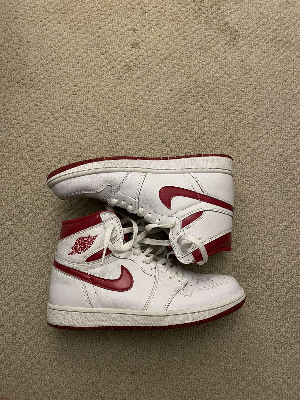 Jordan 1 metallic reds