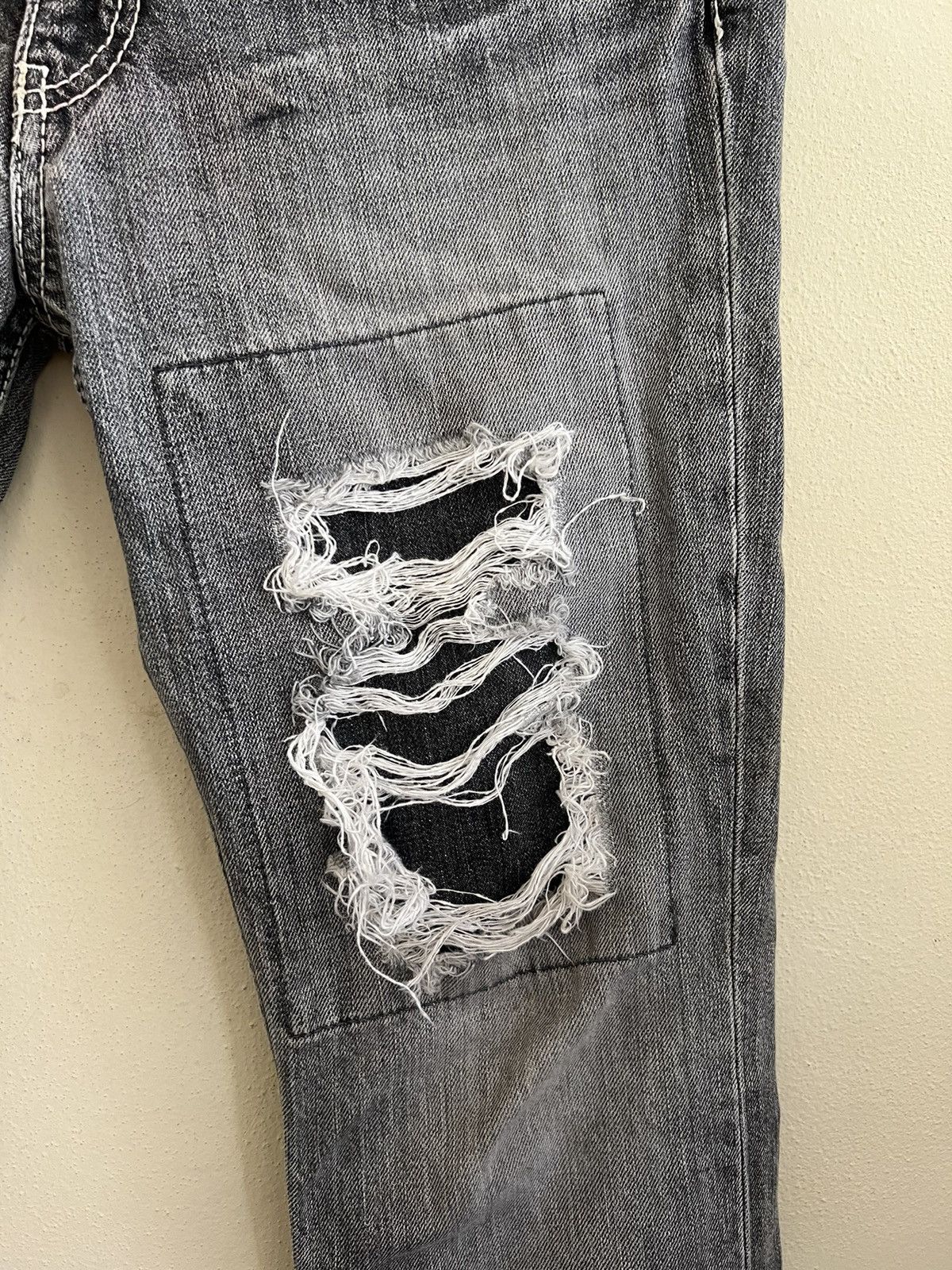 Vintage Vintage On Board Nice Distress Denim Jeans Size US 31 - 6 Thumbnail