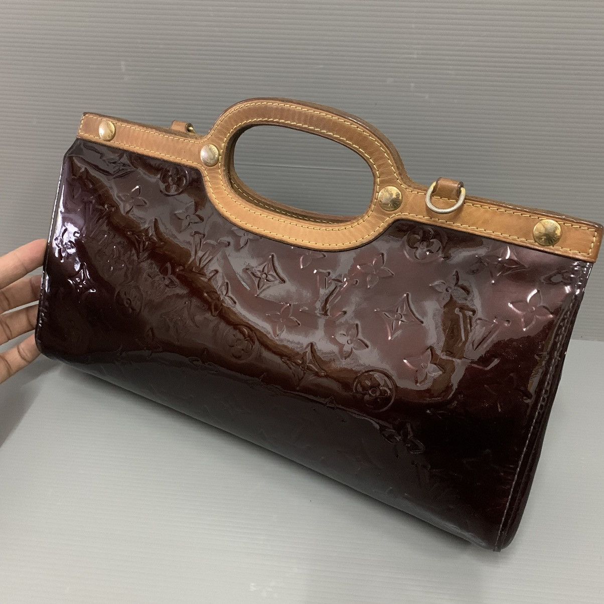 Louis Vuitton Louis Vuitton Vernis Leather Handbag Size ONE SIZE - 19 Thumbnail