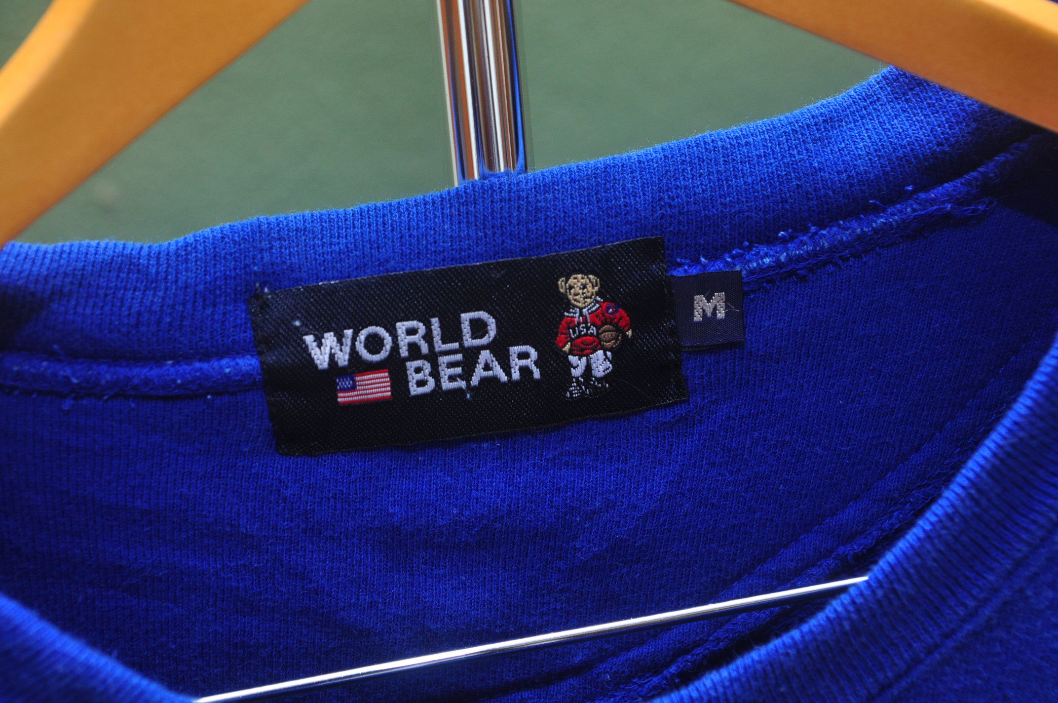 Designer × Japanese Brand × Vintage Vinatge World Bear Sweatshirt Designer Fashion Style Size US L / EU 52-54 / 3 - 4 Thumbnail