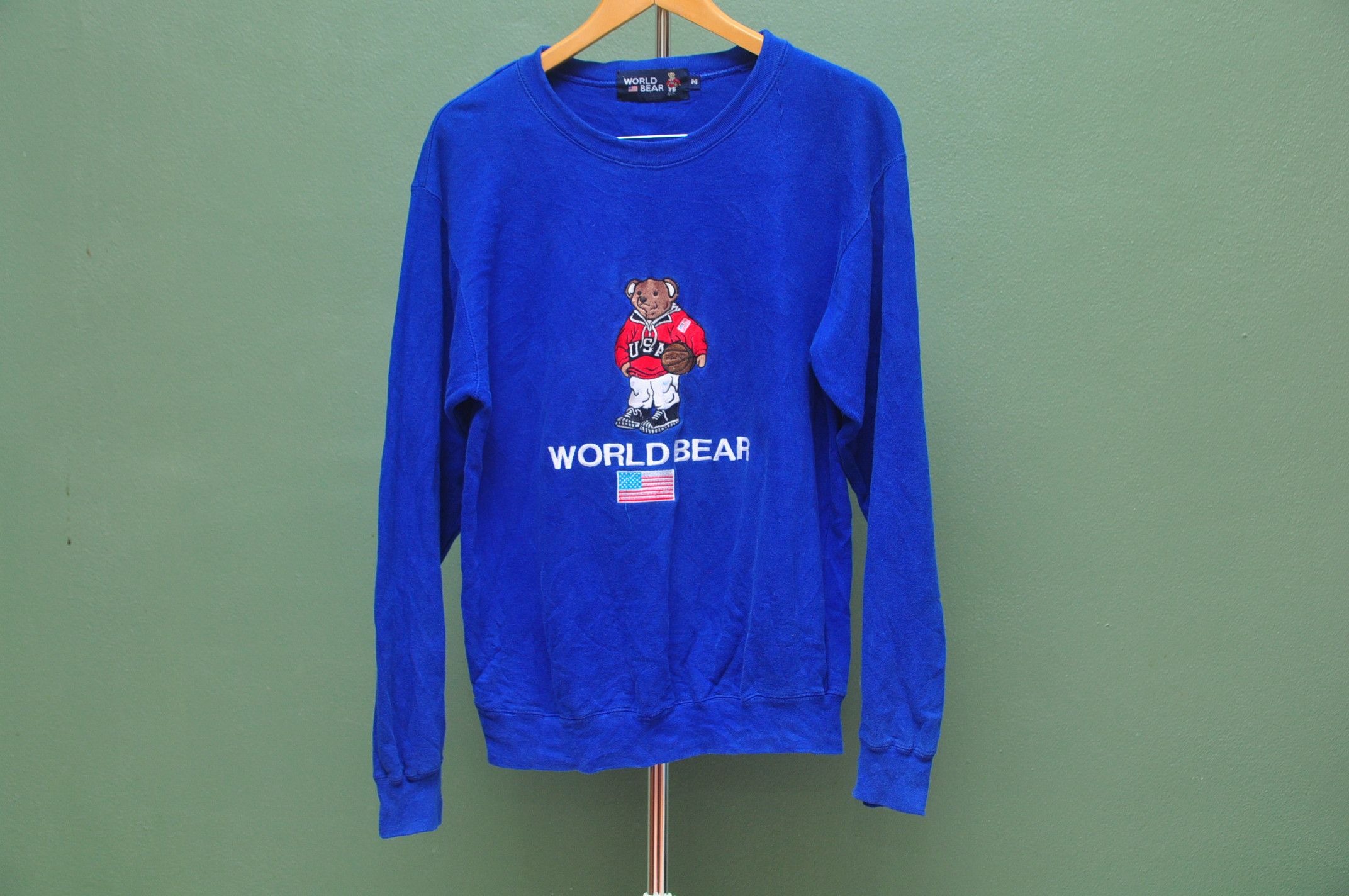 Vinatge World Bear Sweatshirt Designer Fashion Style