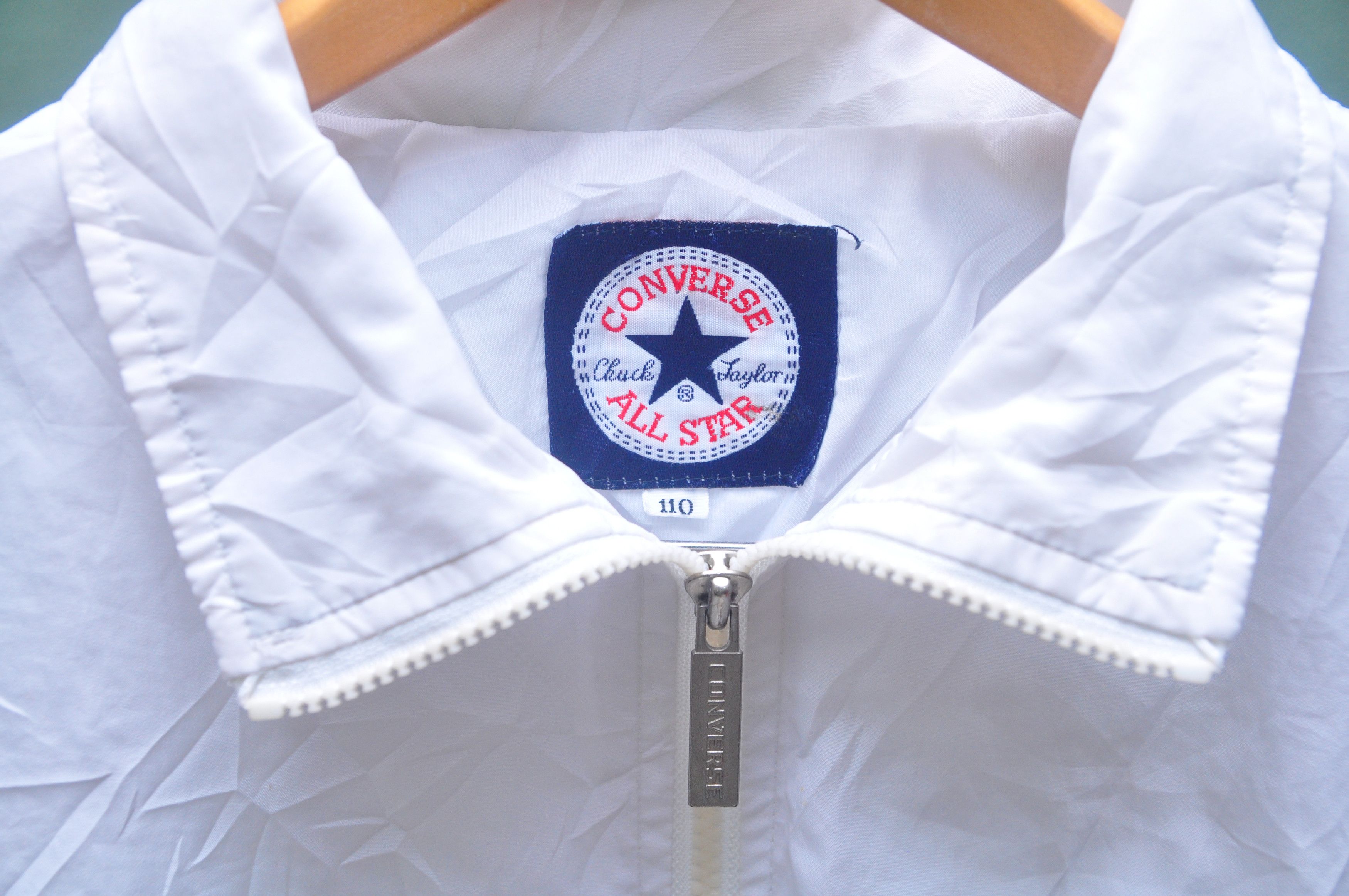 Converse × Japanese Brand × Vintage Vintage Converse White Windbreaker Sweater Size US XL / EU 56 / 4 - 5 Thumbnail